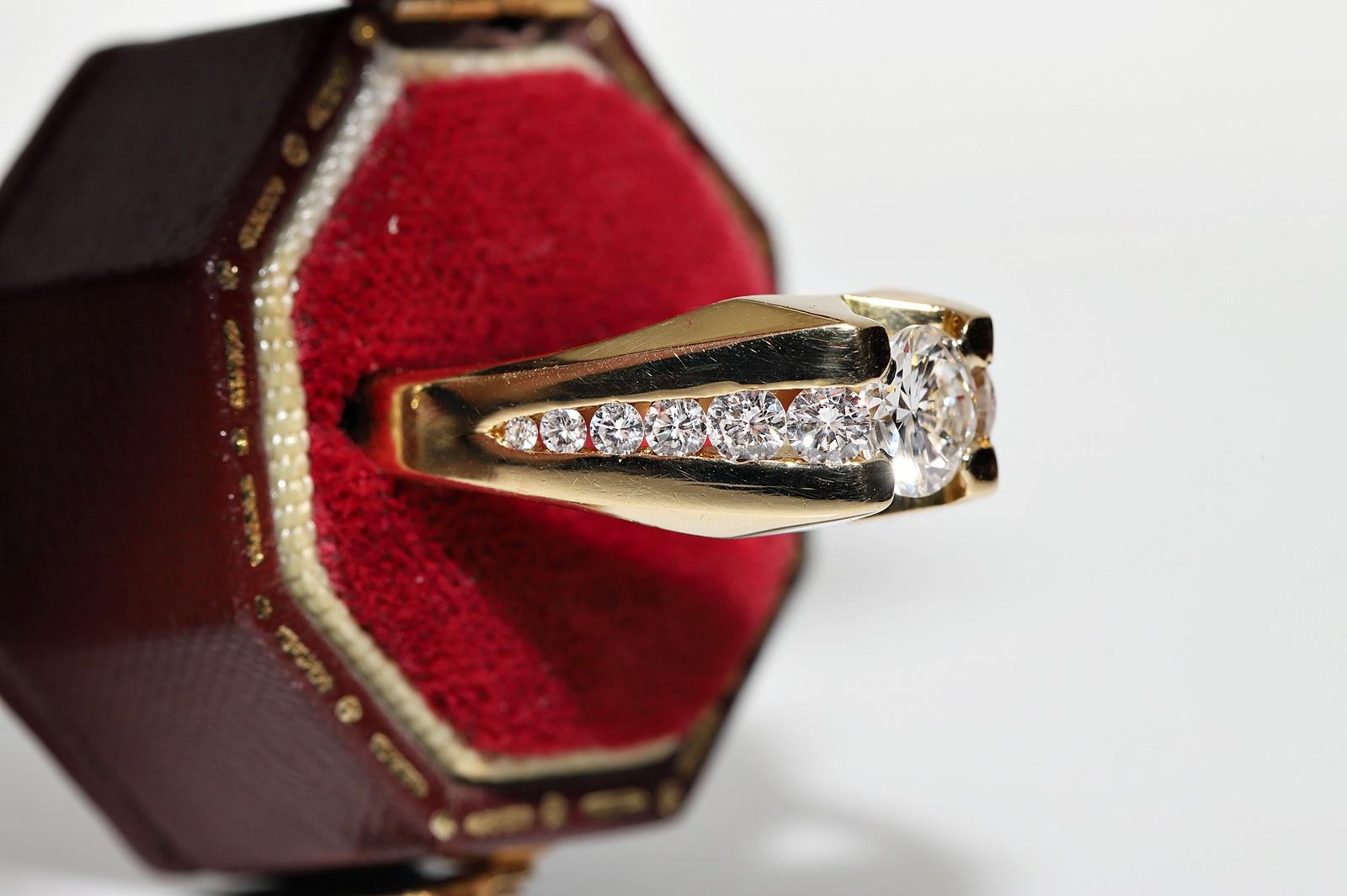 Retro Vintage Circa 18k Gold Natural Diamond Decorated Pretty Ring  For Sale