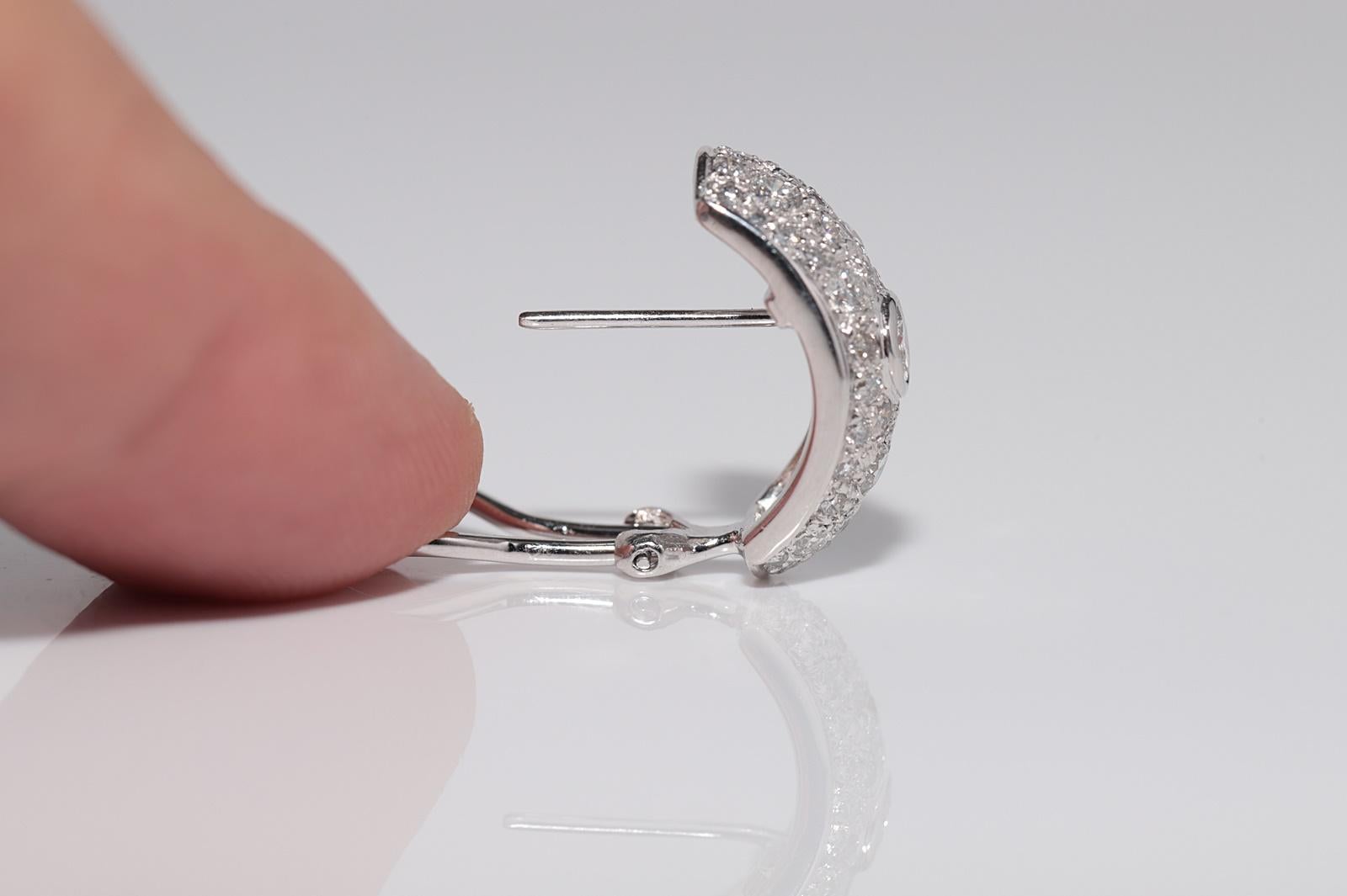 Vintage Circa 18k Weißgold Natürlicher Diamant Dekoriert Omega Back Ohrring, Vintage im Angebot 2