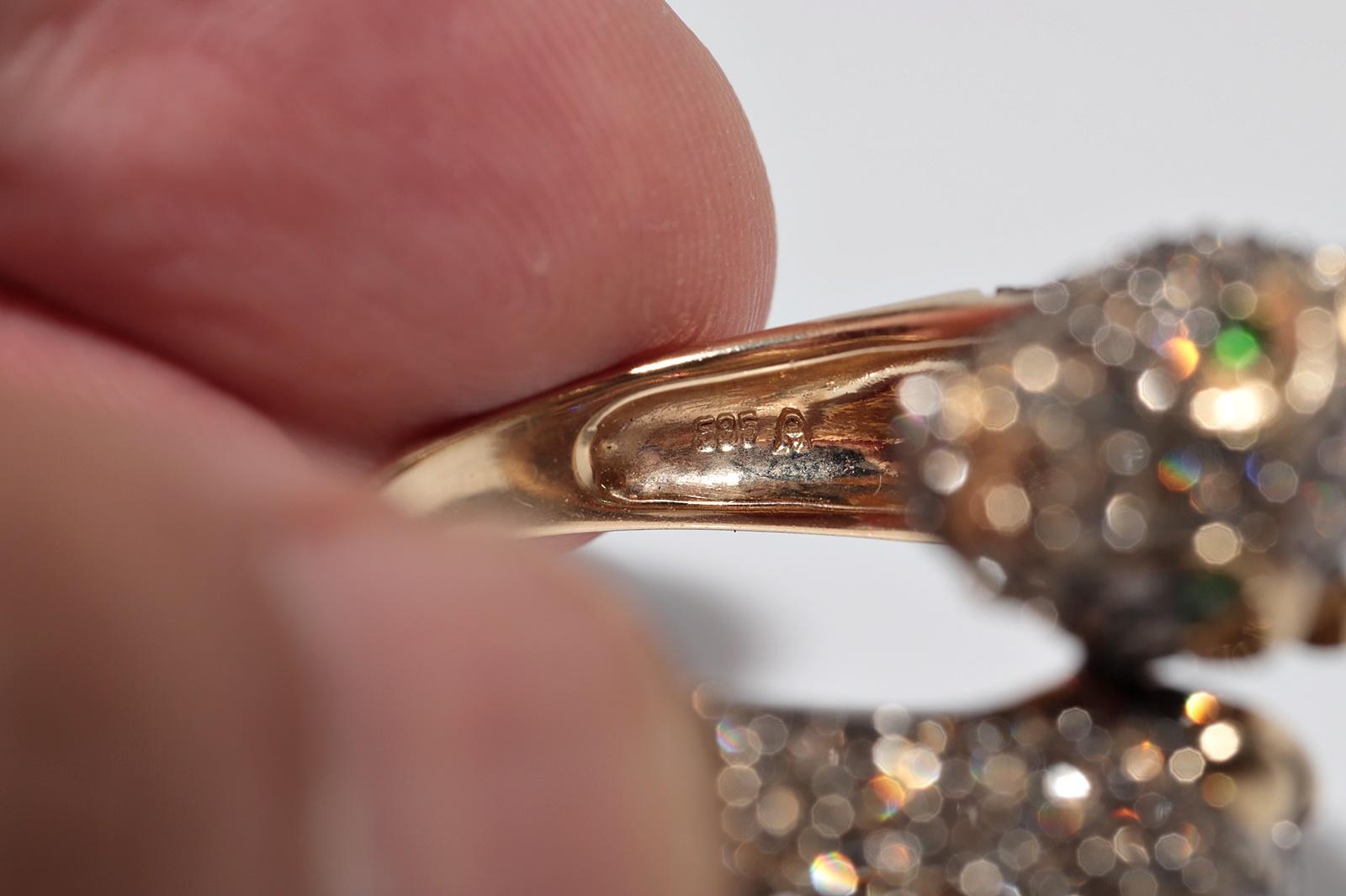 Vintage CIRCA 1900s 14k Gold natürlichen Diamanten und Smaragd Tiger dekoriert Ring im Angebot 3