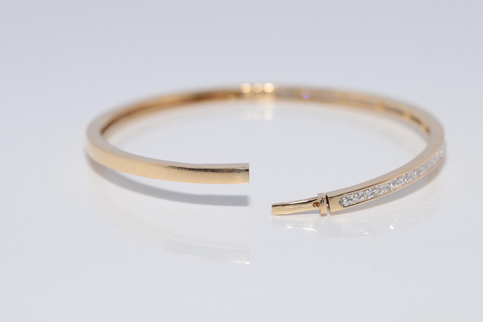 Vintage CIRCA 1900s 18k Gold natürlichen Prinzessinnenschliff Diamant Armreif Armband im Angebot 5