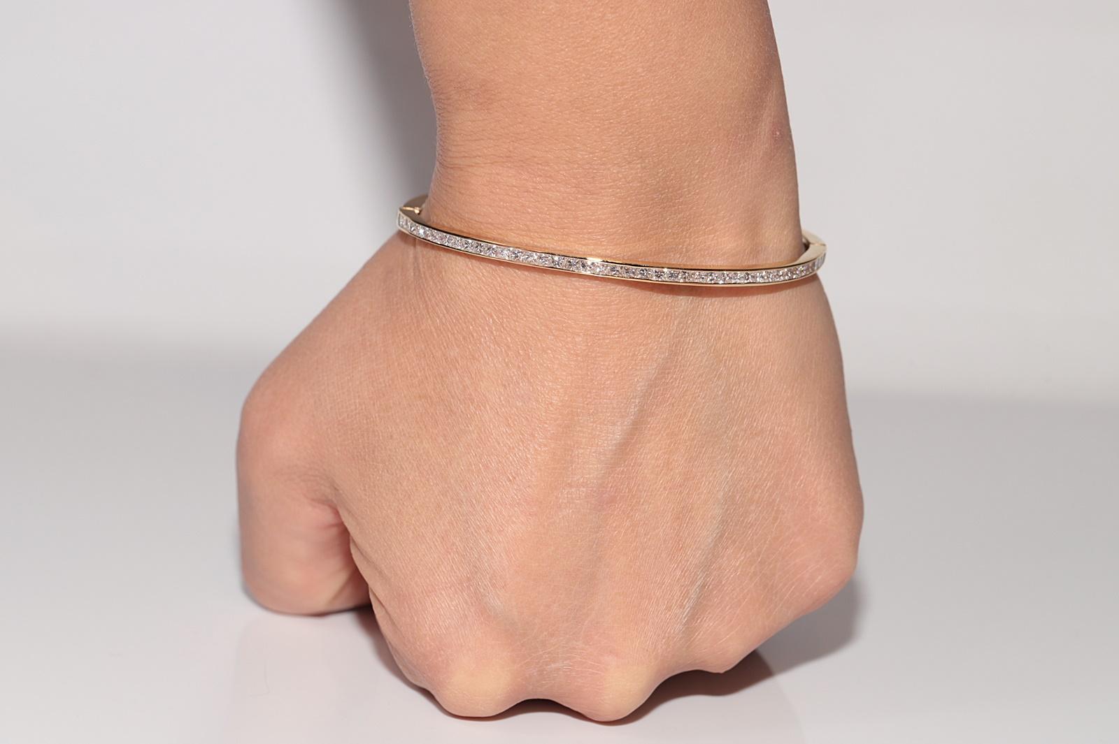 Vintage CIRCA 1900s 18k Gold natürlichen Prinzessinnenschliff Diamant Armreif Armband im Angebot 10