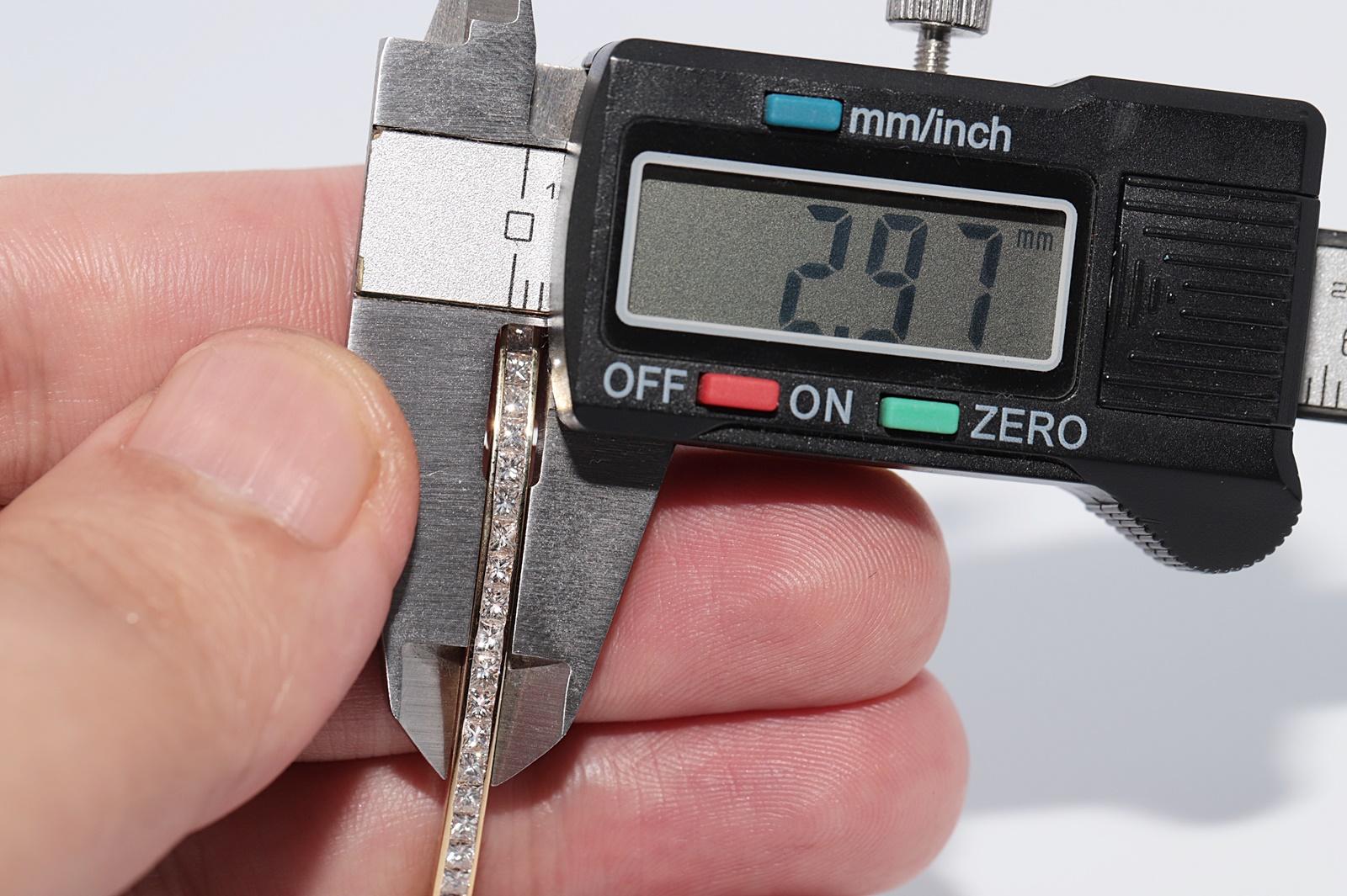 Vintage CIRCA 1900s 18k Gold natürlichen Prinzessinnenschliff Diamant Armreif Armband im Angebot 1