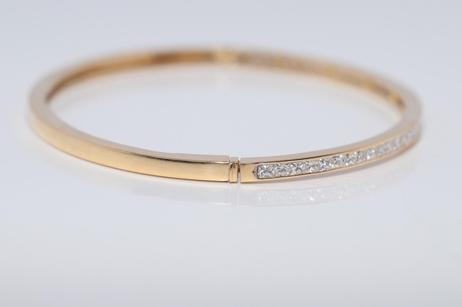 Vintage CIRCA 1900s 18k Gold natürlichen Prinzessinnenschliff Diamant Armreif Armband im Angebot 2