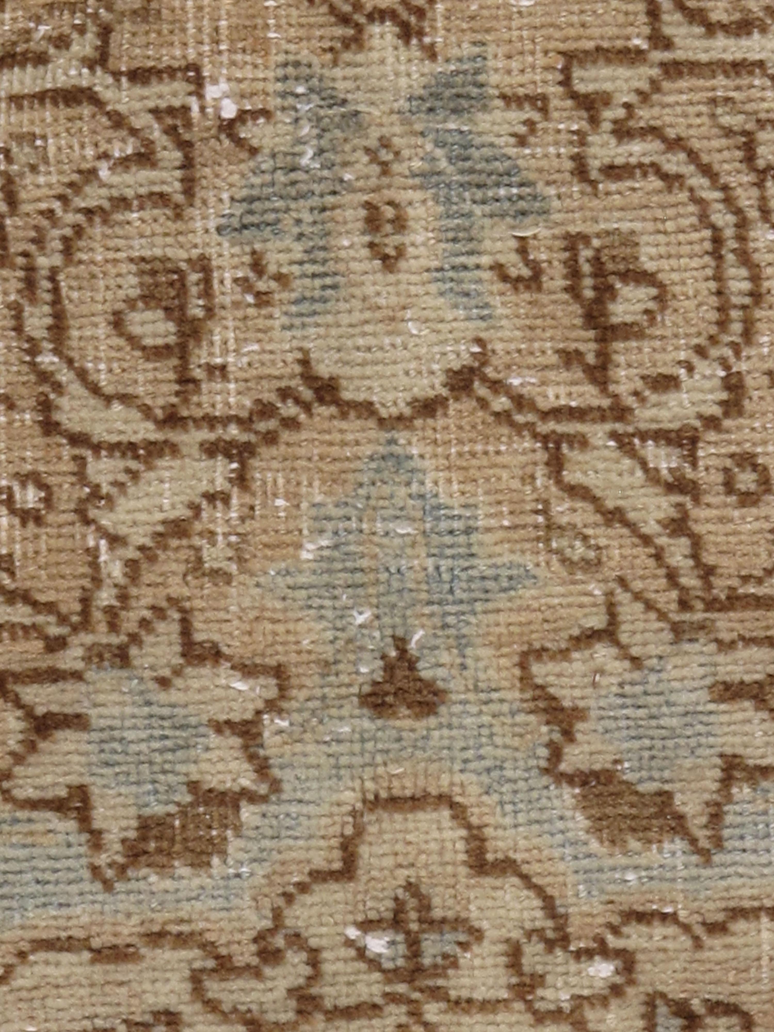 Vintage Circa 1920 Blue Distressed Tabriz Rug, 6'5 x 10'2 Persa en venta