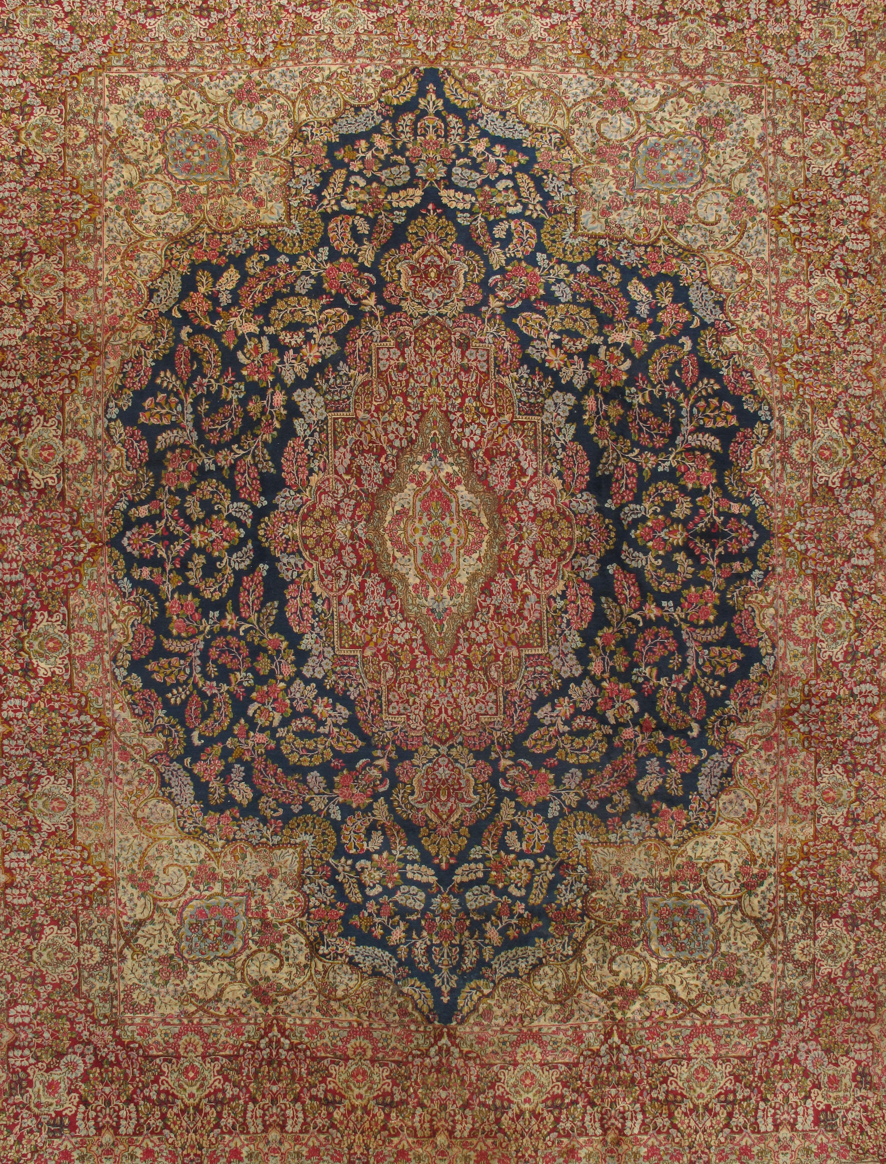 Persischer Kerman-Teppich im Vintage-Stil, um 1920, 9'7 x 12'7 cm, Vintage (Kirman) im Angebot