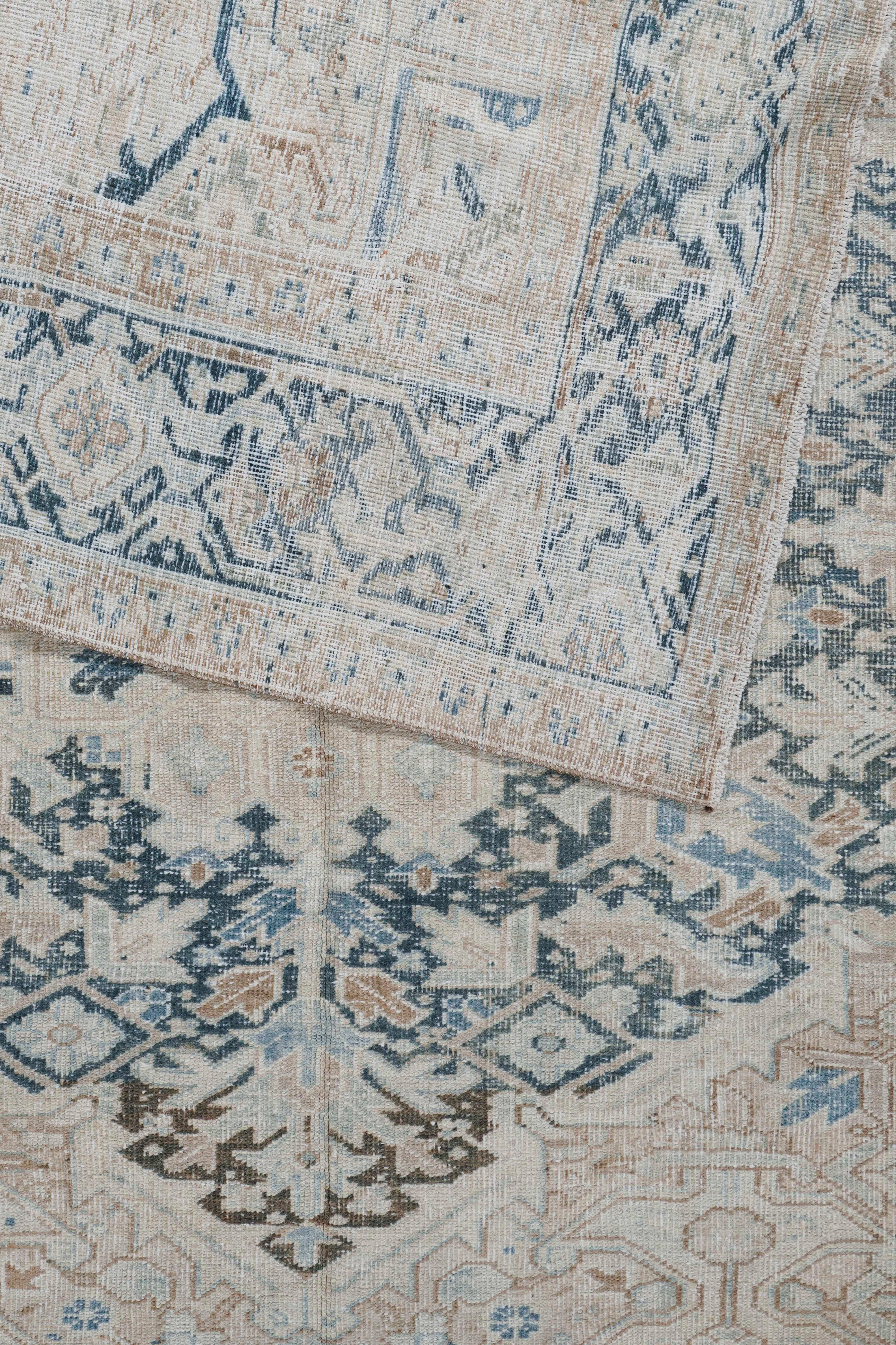 Vintage Circa 1930 Beige Distressed Heriz Hand Woven Wool Rug, 9'4 X 13'8 In Good Condition For Sale In New York, NY