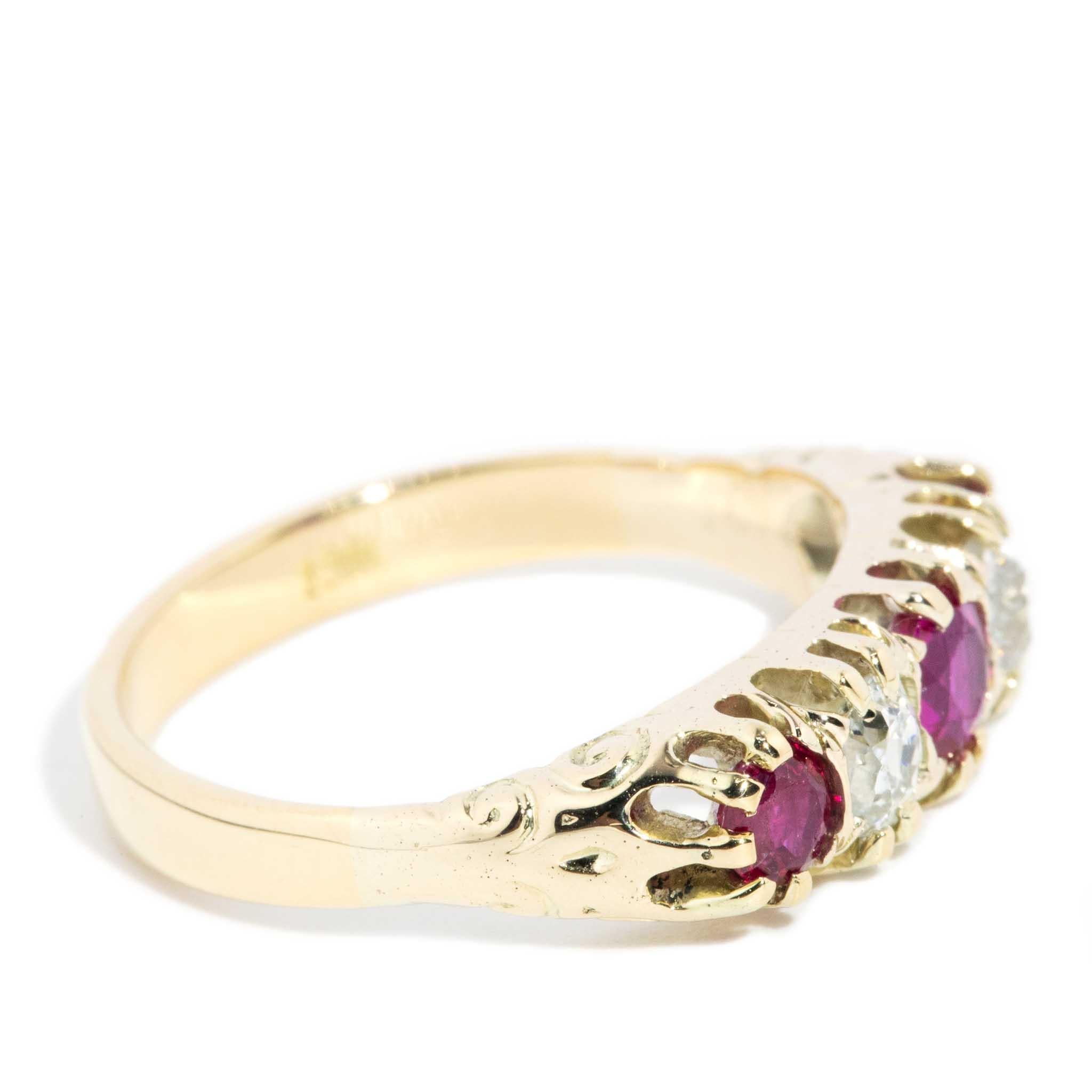 Fascia in oro giallo 18 carati con diamanti e rubini rosa e rossi, CIRCA 1930 in vendita 1
