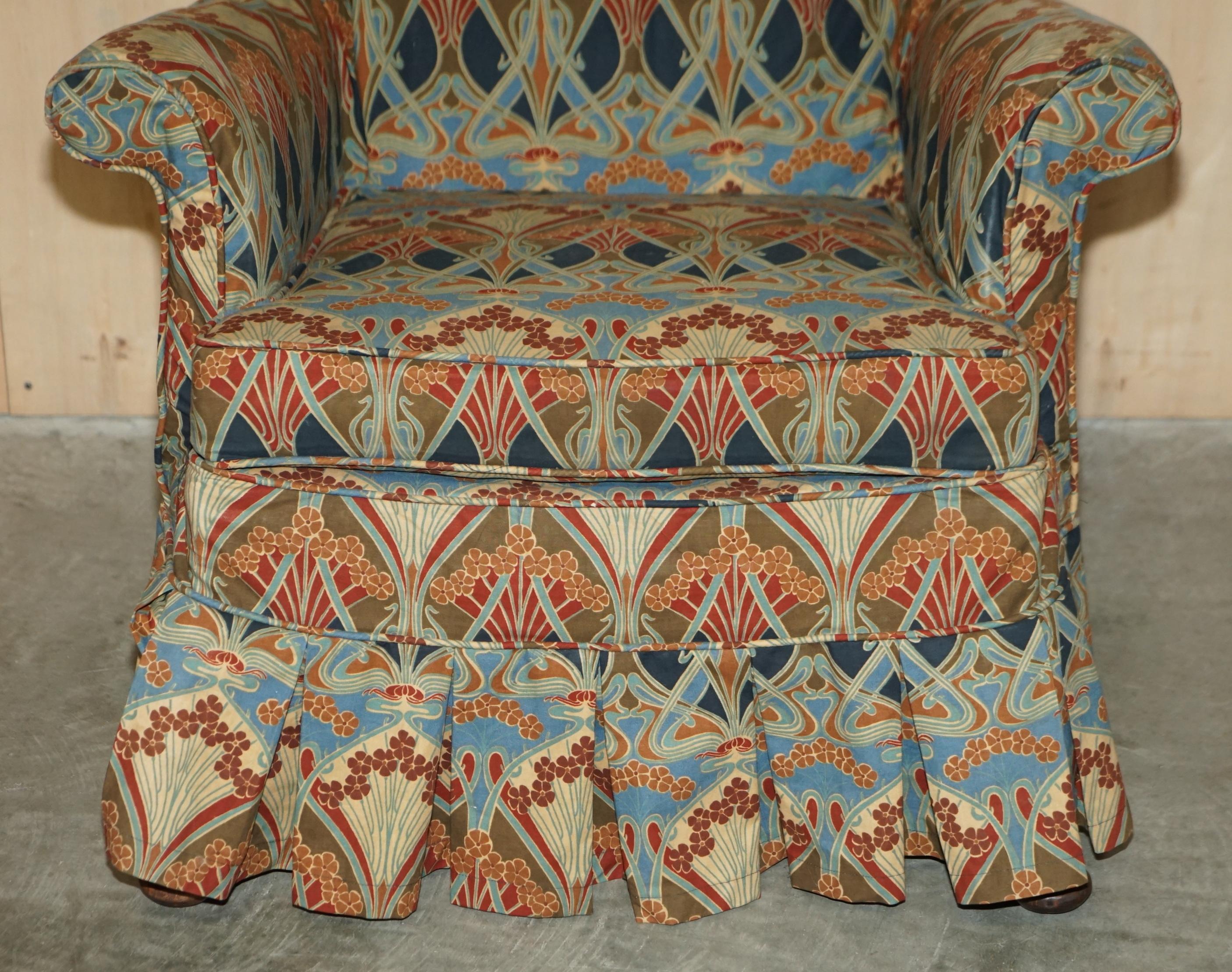 English VINTAGE CIRCA 1930'S ENGLISH OAK ARMCHAIR WiTH LIBERTY'S LONDON IANTHE FABRIC For Sale