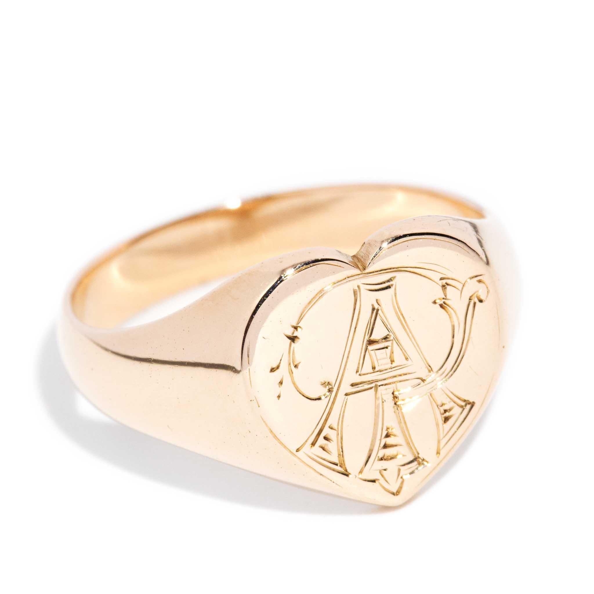 Vintage Circa 1930s Heart Shaped Signet Ring 15 Carat Rose Gold In Good Condition For Sale In Hamilton, AU