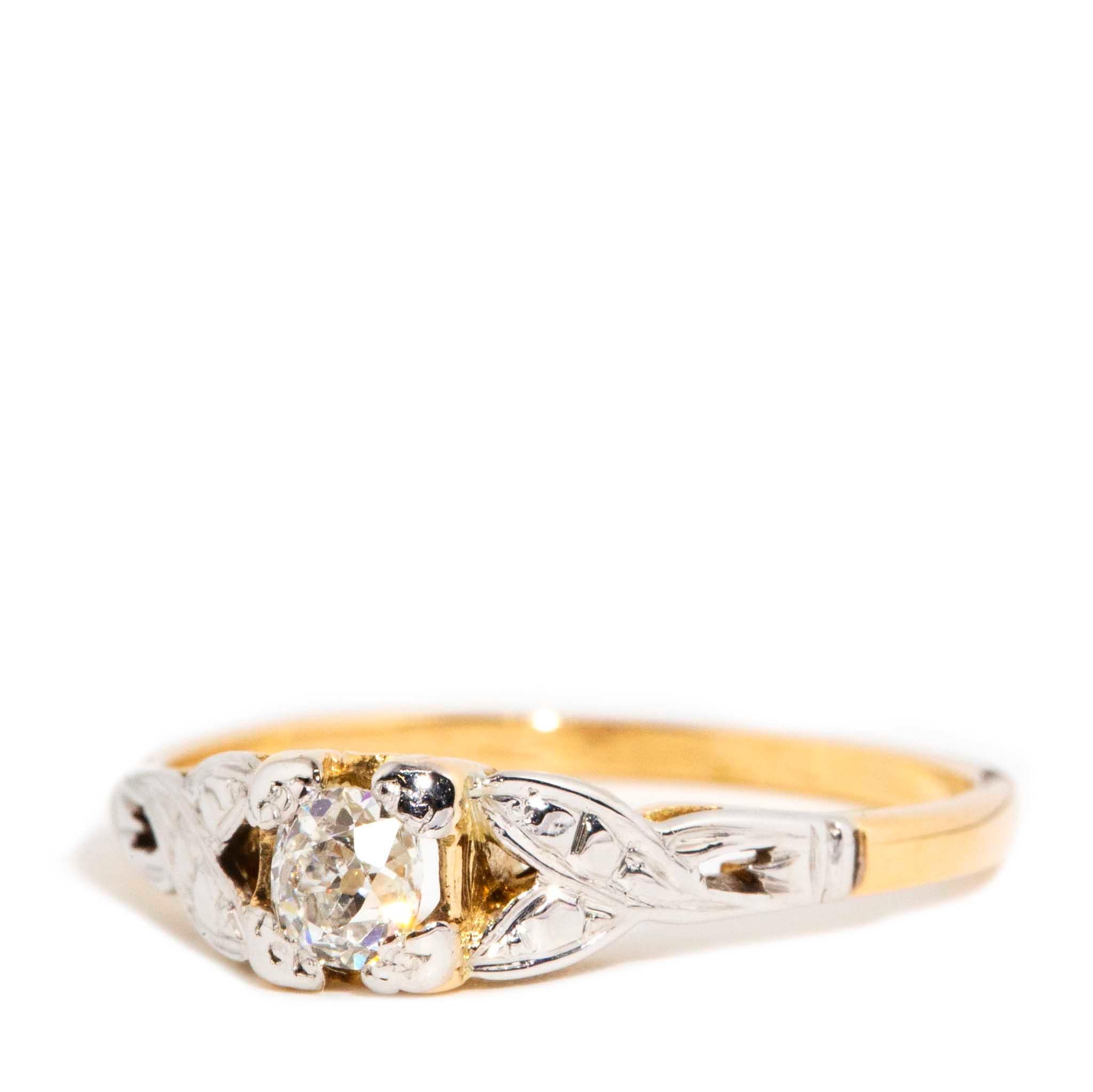 Vintage CIRCA 1930er Jahre Old Cut Diamond Solitaire Ring 15 Karat Gelb & Weißgold (Alteuropäischer Schliff) im Angebot