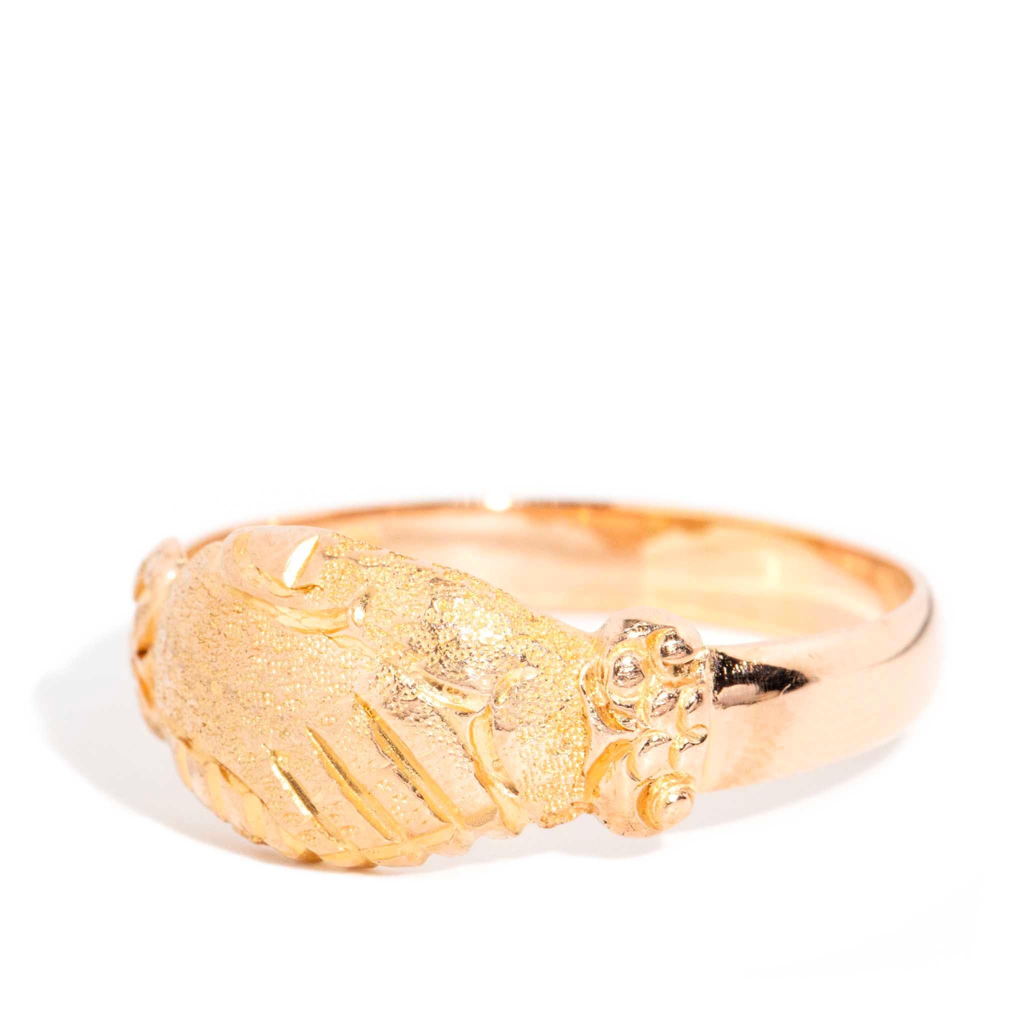 Vintage Circa 1930s Textured Fede Loyalty Ring 15 Carat Yellow Gold In Good Condition For Sale In Hamilton, AU