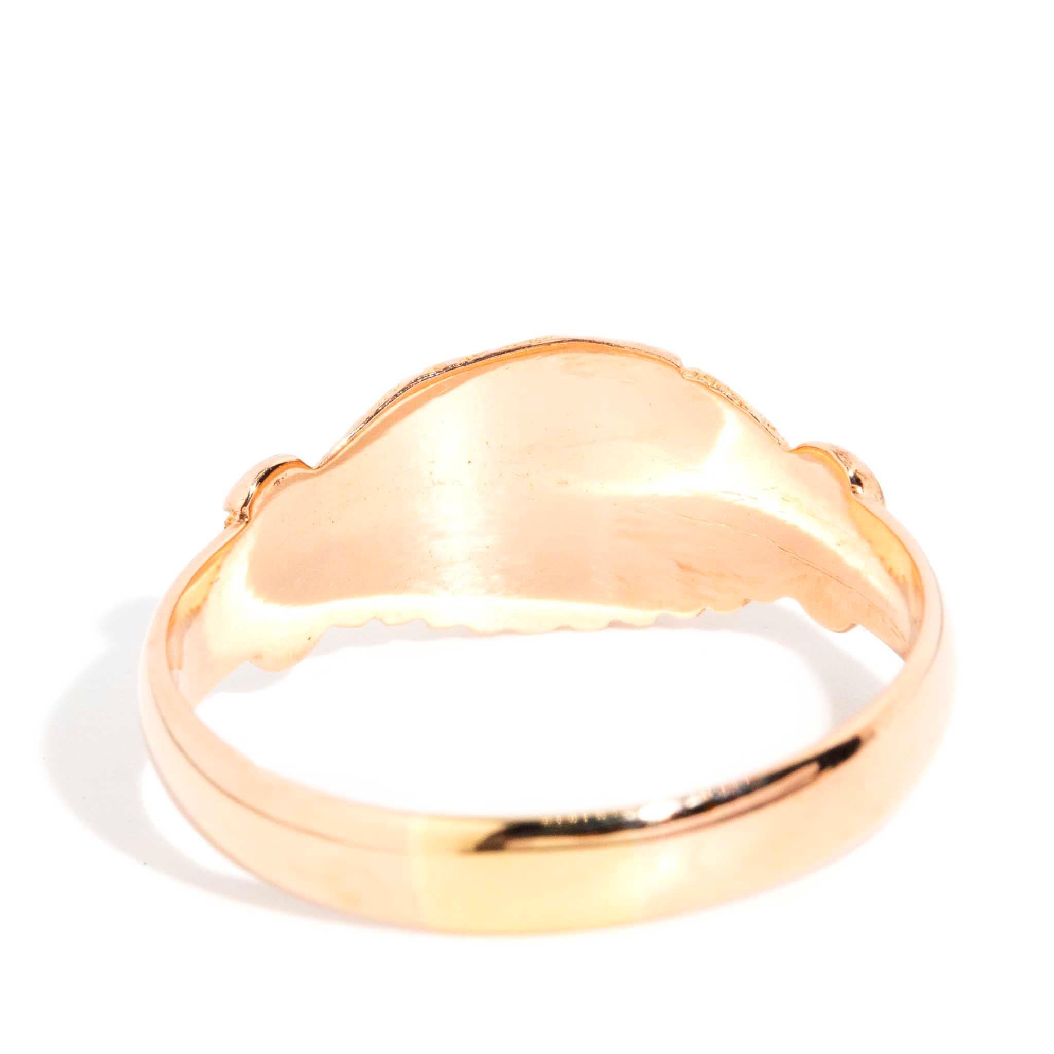 Vintage Circa 1930s Textured Fede Loyalty Ring 15 Carat Yellow Gold For Sale 3