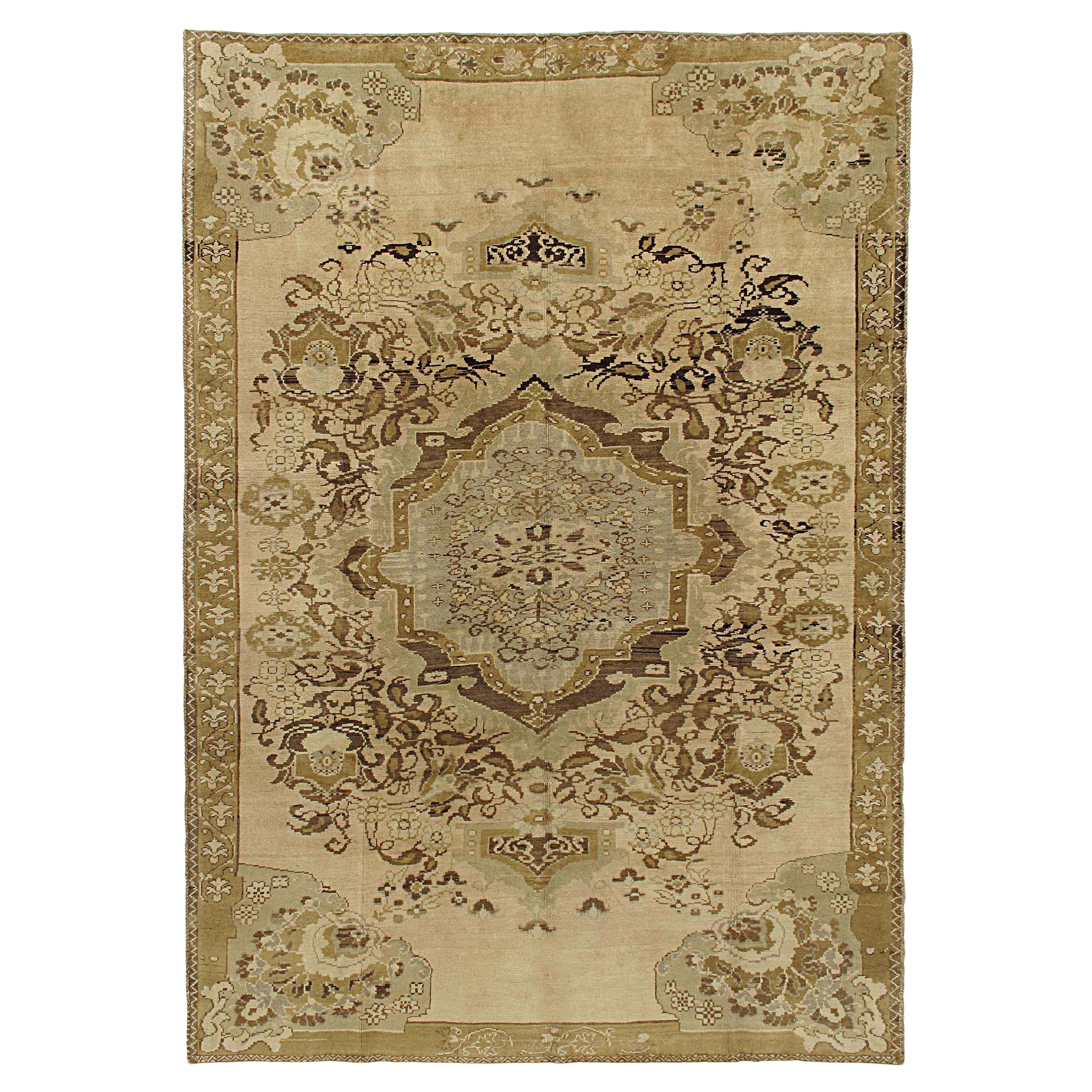 Vintage Circa 1940 Beige Turkish Oushak Rug Carpet, 7'4 X 10'3 en vente