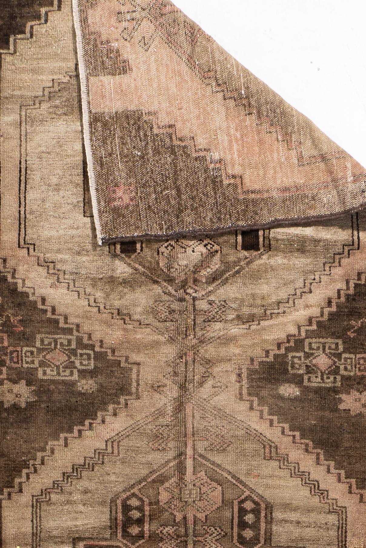 Vintage, circa 1940, Runner in lana marrone turco Oushak annodato a mano 3'11 X 15'1 in vendita 10