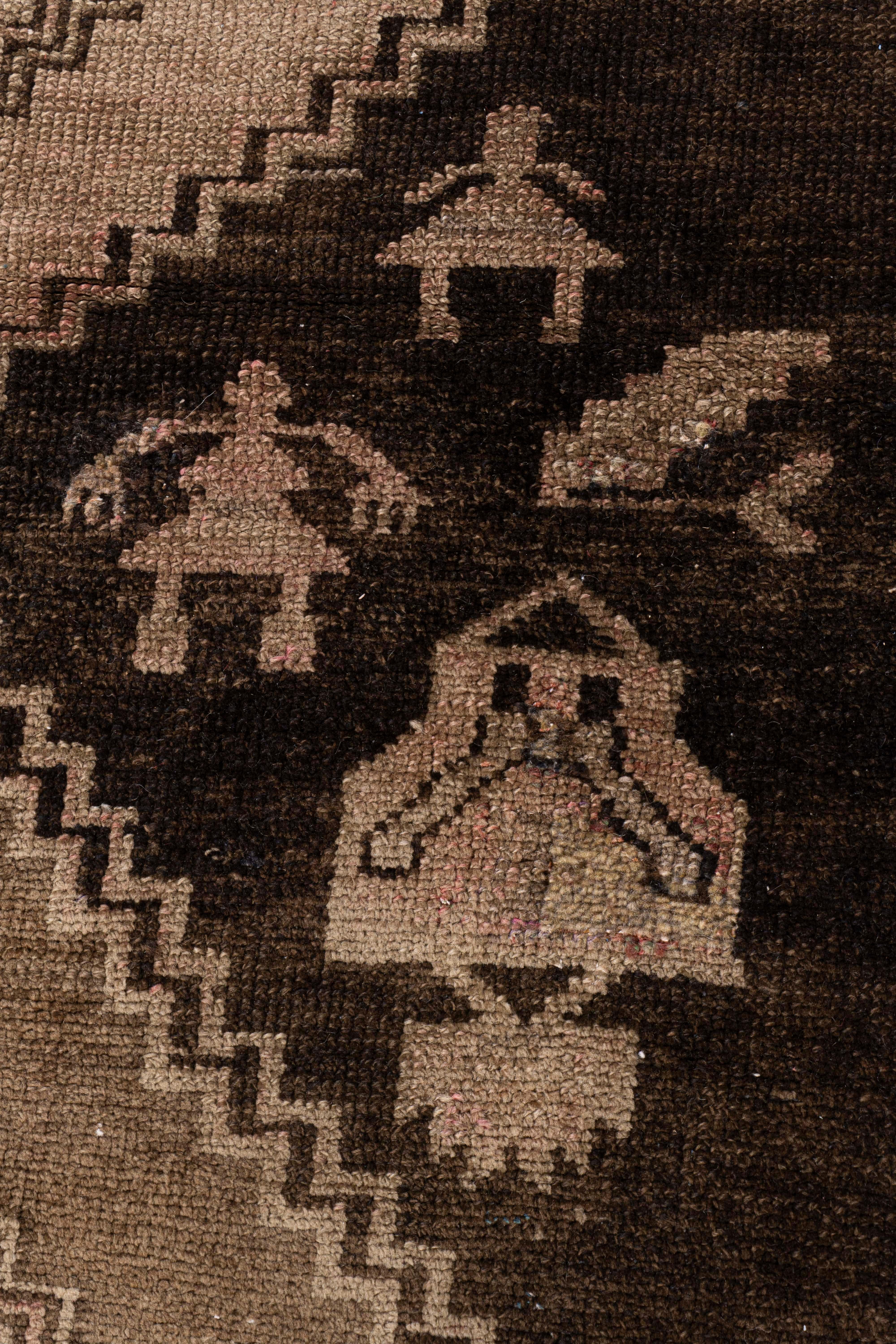 Lana Vintage, circa 1940, Runner in lana marrone turco Oushak annodato a mano 3'11 X 15'1 in vendita