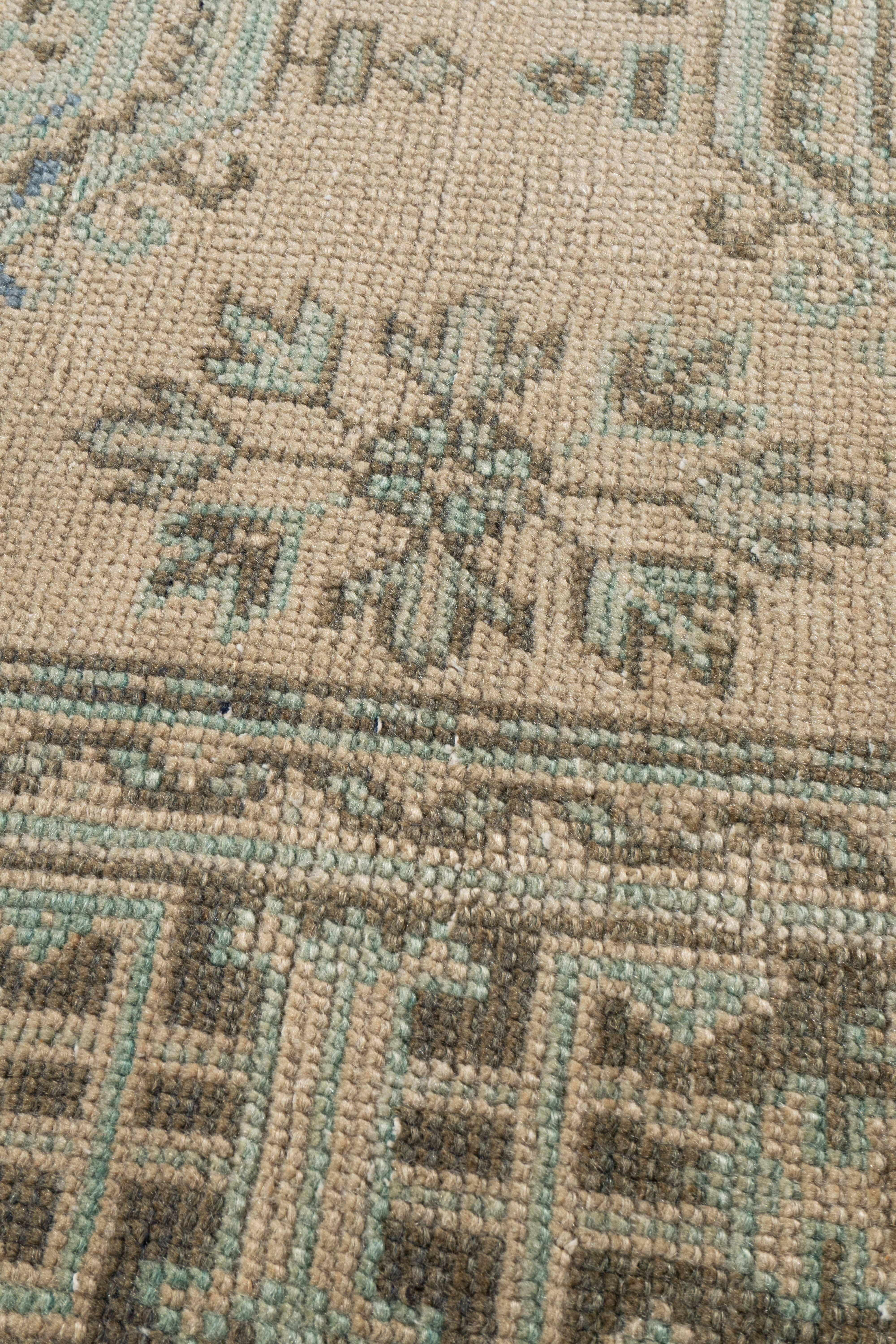 Vintage Circa 1940 Camel Turco Oushak Alfombra de Lana Anudada a Mano en Bueno estado para la venta en New York, NY