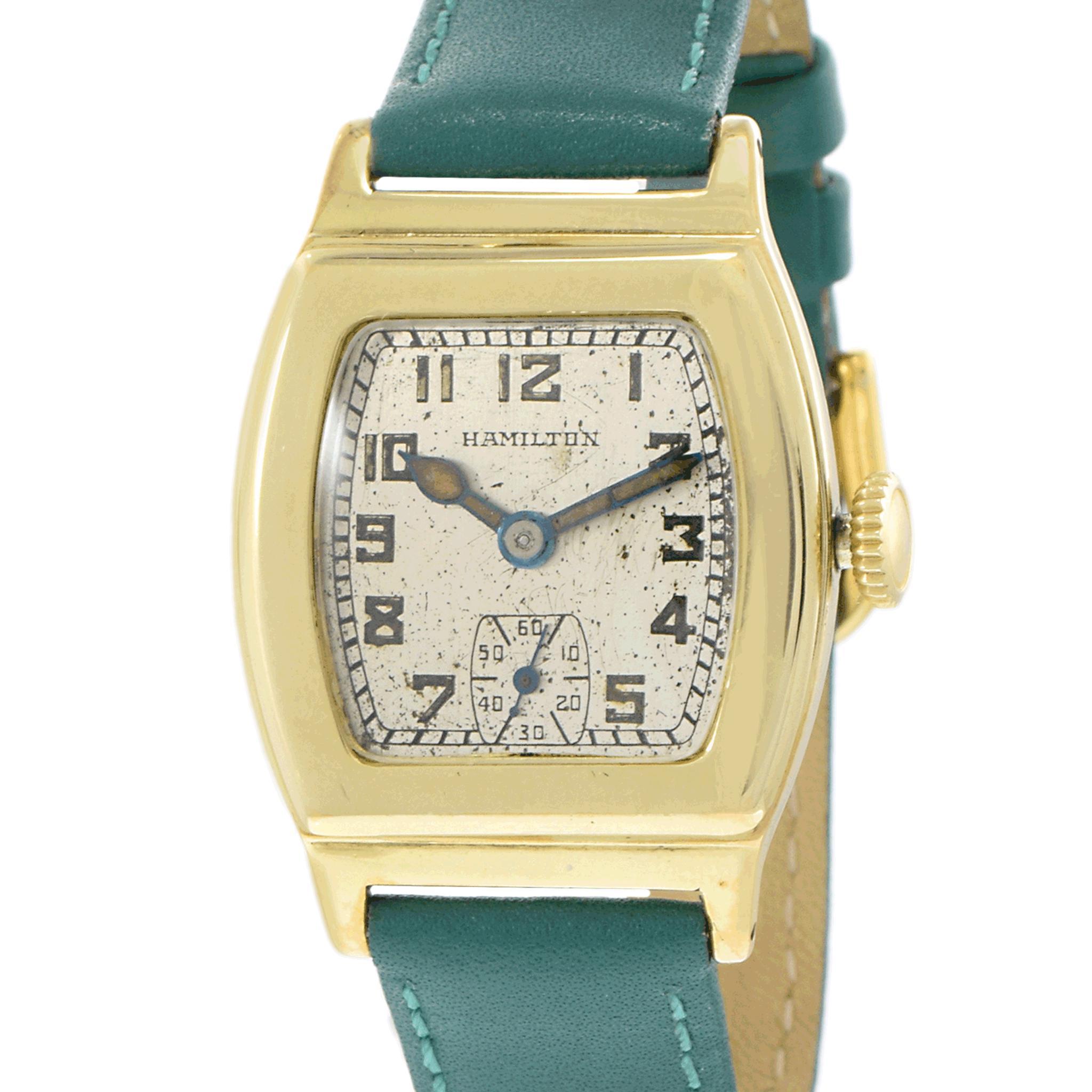 Femenino o masculino Vintage Circa 1940 Hamilton 14KT Yellow Gold-Filled Curved Watch – Manual Wind en venta