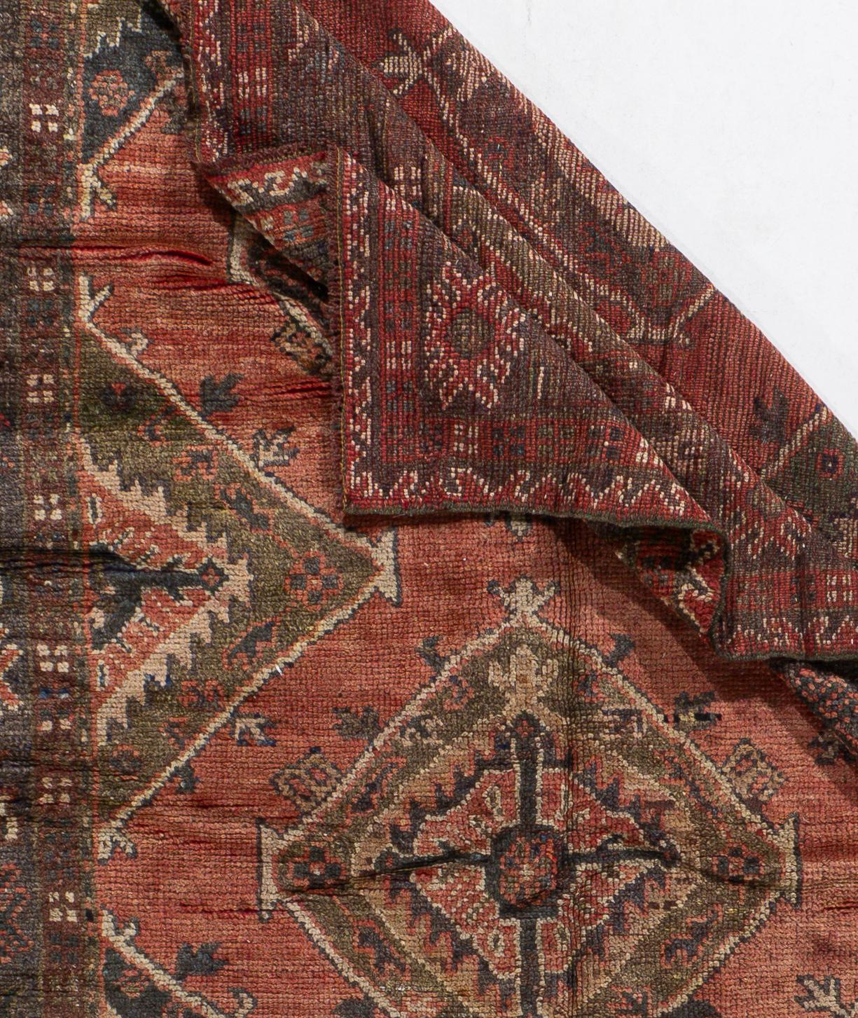 5'6 X 12'2. These attractive rugs are suitable for a wide variety of places, but the significant effect of Oushaks is that they bring space together, making it cozy and warm. The artistic technique of weaving Oushak's knots allows you to create a