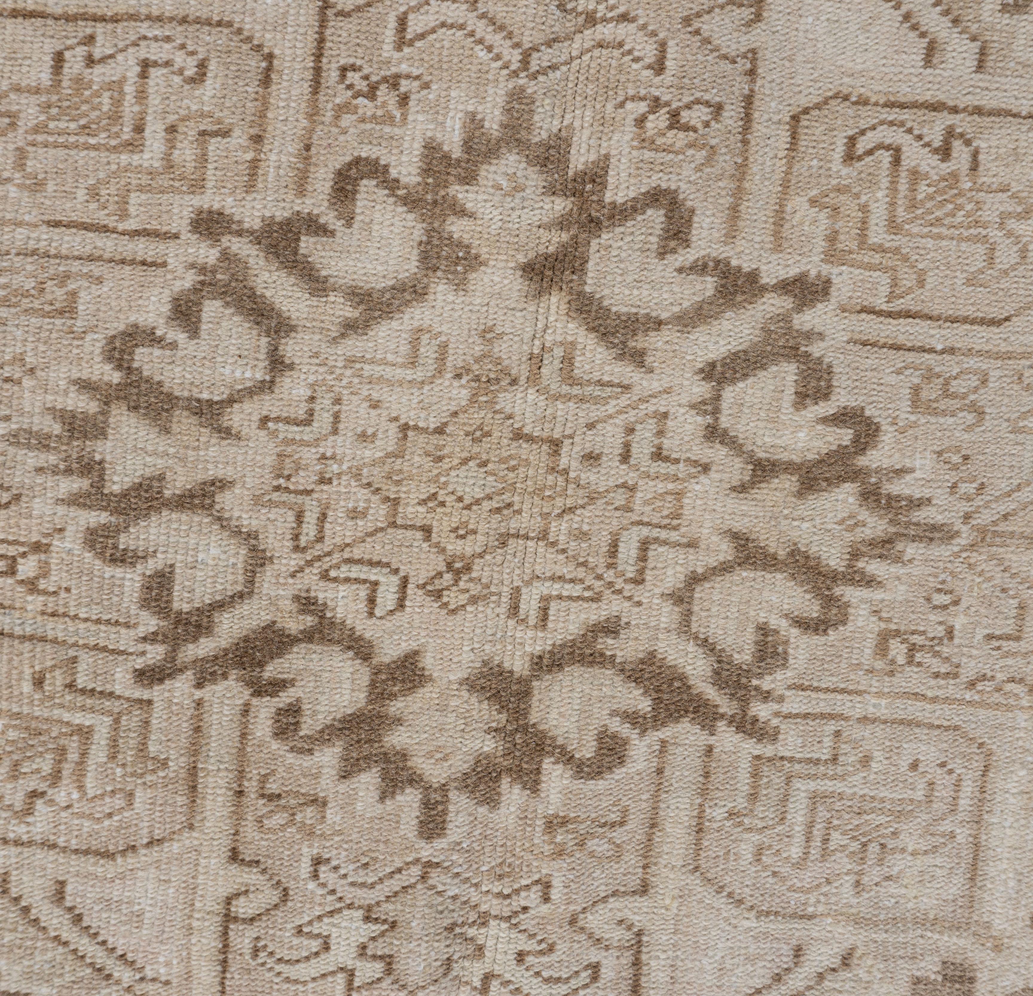 Vintage Circa 1940 Persian Heriz Hand Woven Wool Beige Rug, 8'8 x 11'7 For Sale 4