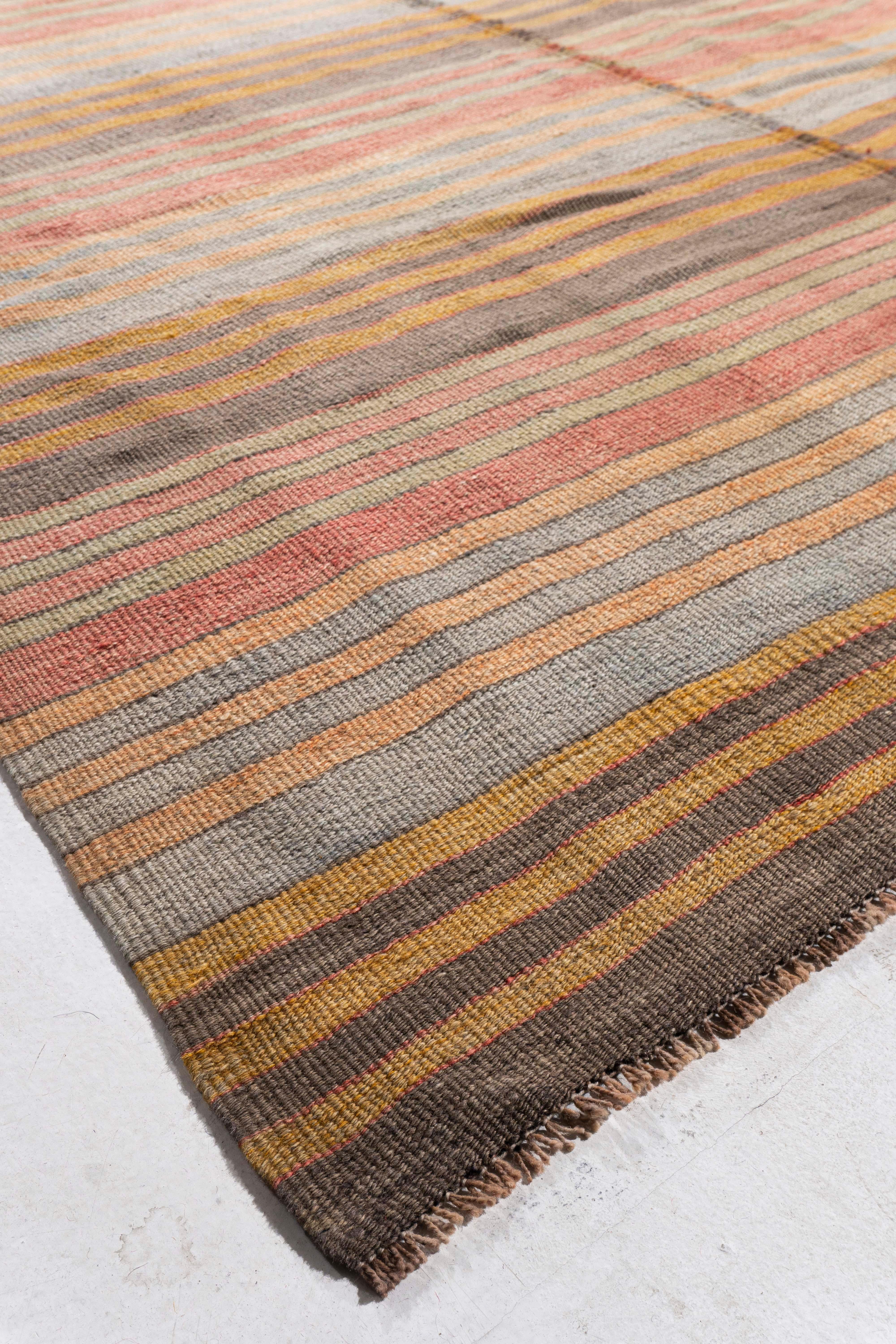 Vintage Circa 1940 Red Turkish Flatweave Kilim In Good Condition For Sale In New York, NY