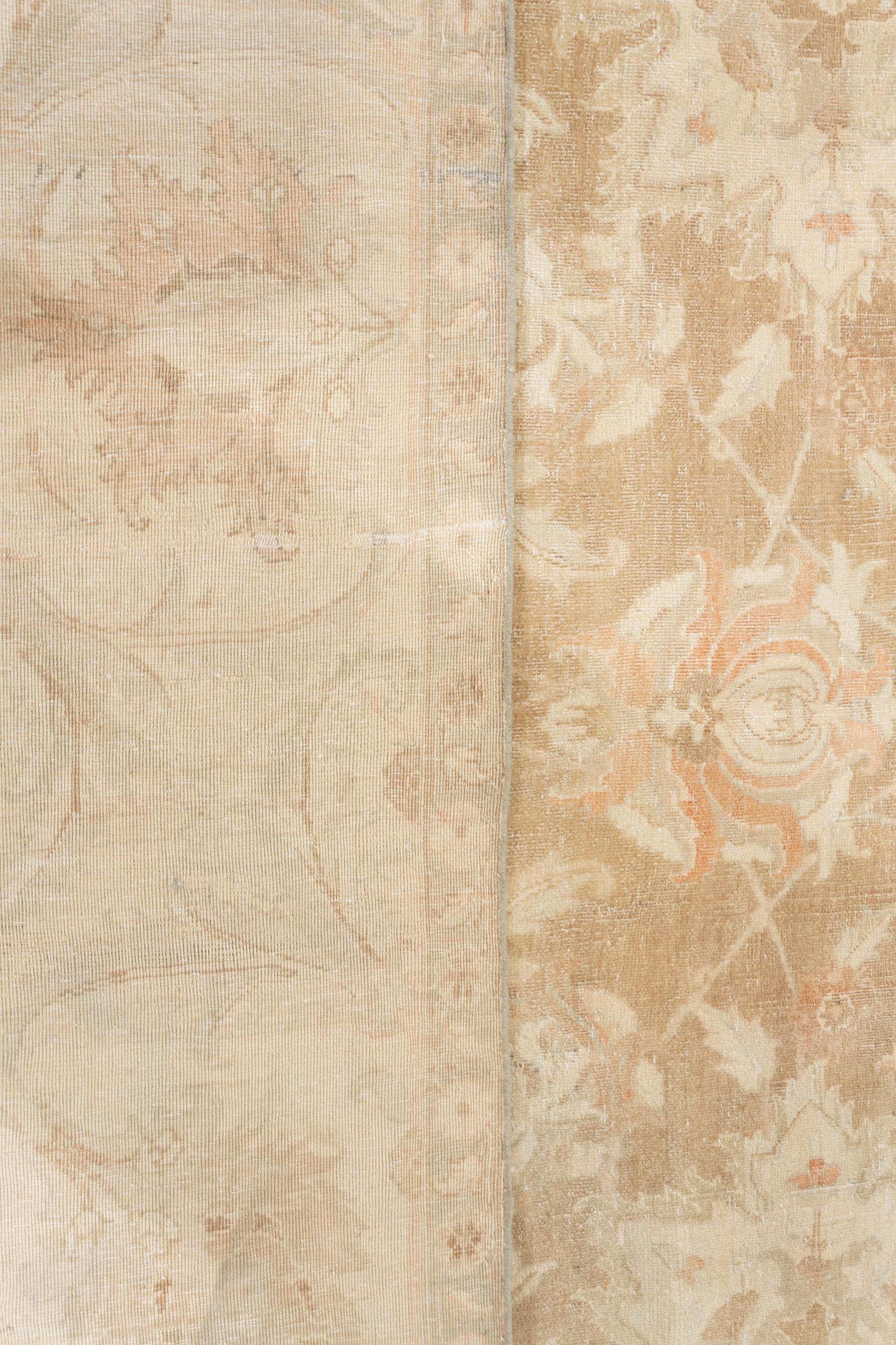 Laine Vintage Circa 1940 Tan Agra Design Wool Hand Knots Rug (tapis en laine nouée à la main) en vente