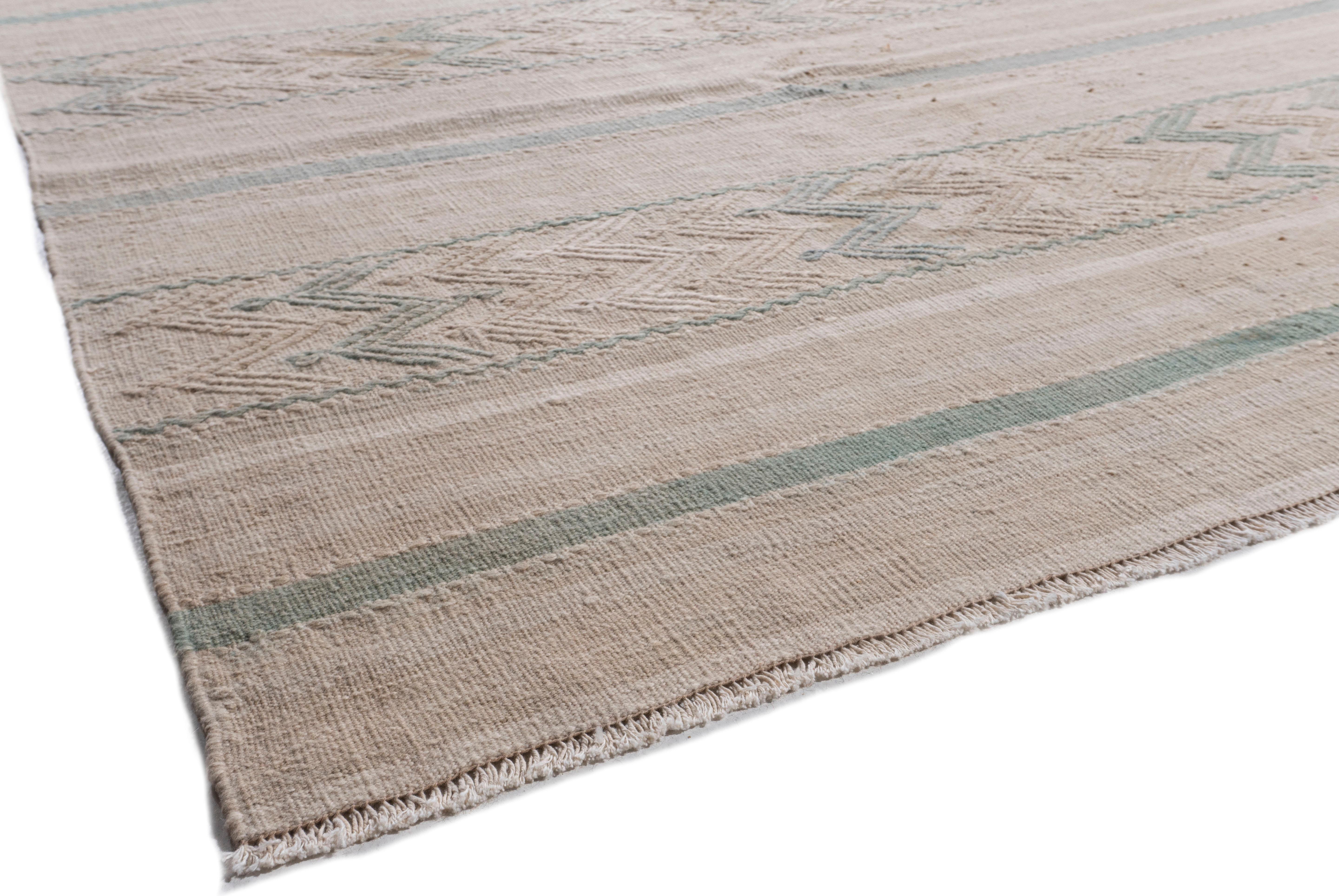 Vintage CIRCA 1940 Tan Türkischer Kilim Flachgewebe-Teppich (Kelim) im Angebot
