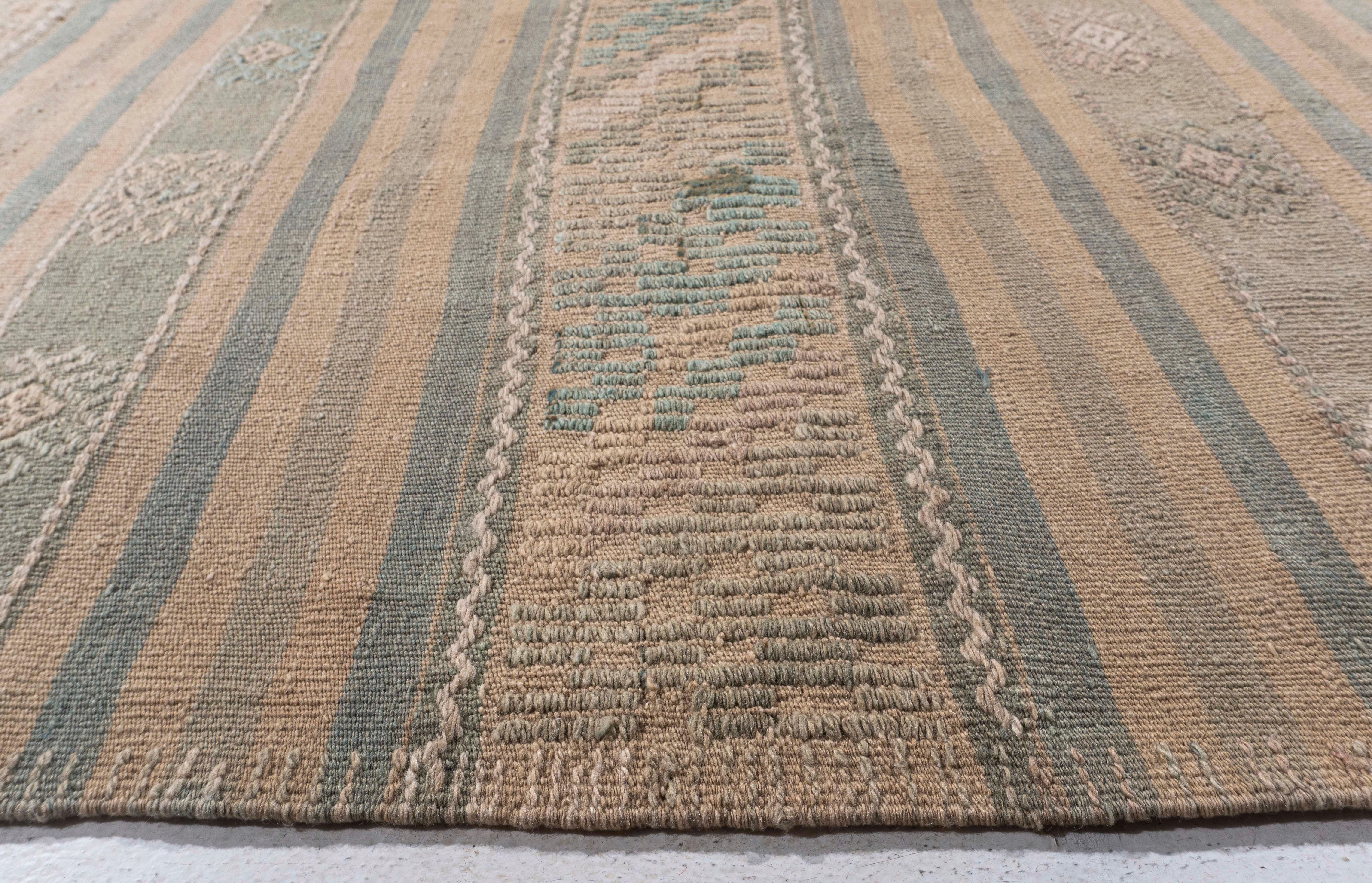 Vintage CIRCA 1940 Tan Türkischer Kilim Flachgewebe-Teppich im Zustand „Gut“ im Angebot in New York, NY