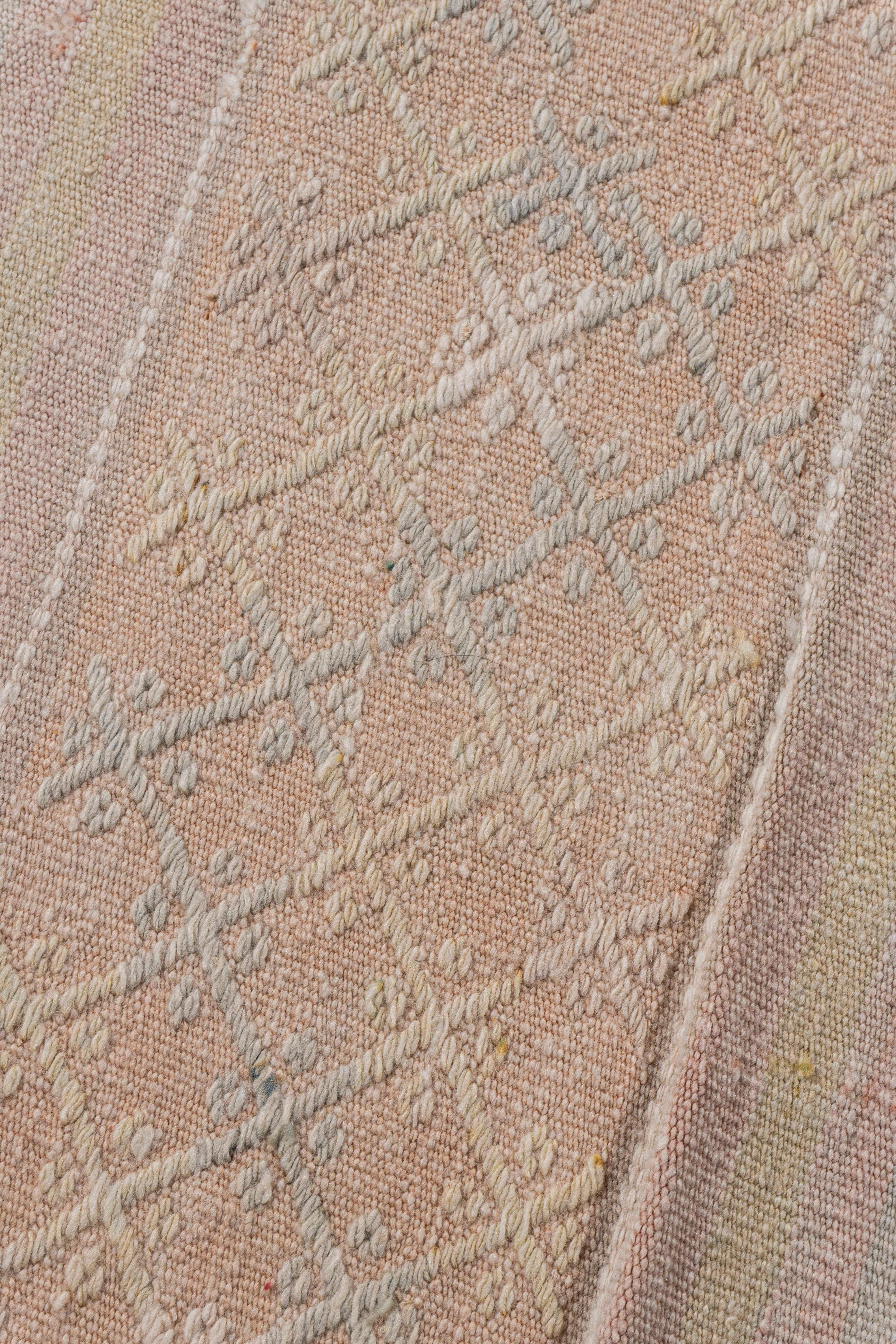 Vintage CIRCA 1940 Tan Türkischer Kilim Flachgewebe-Teppich im Zustand „Gut“ im Angebot in New York, NY