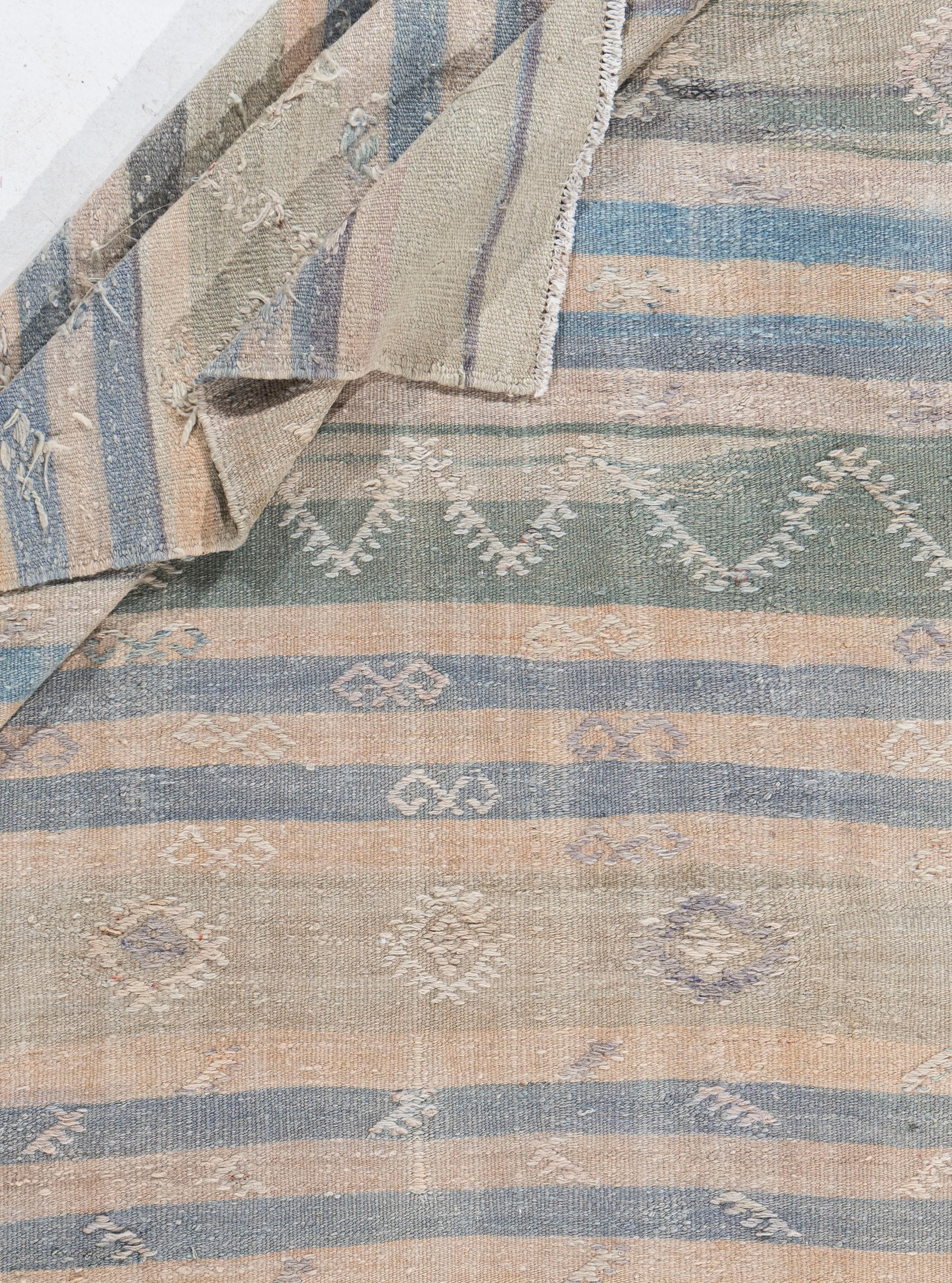 Vintage CIRCA 1940 Tan Türkischer Kilim Flachgewebe-Teppich (20. Jahrhundert) im Angebot