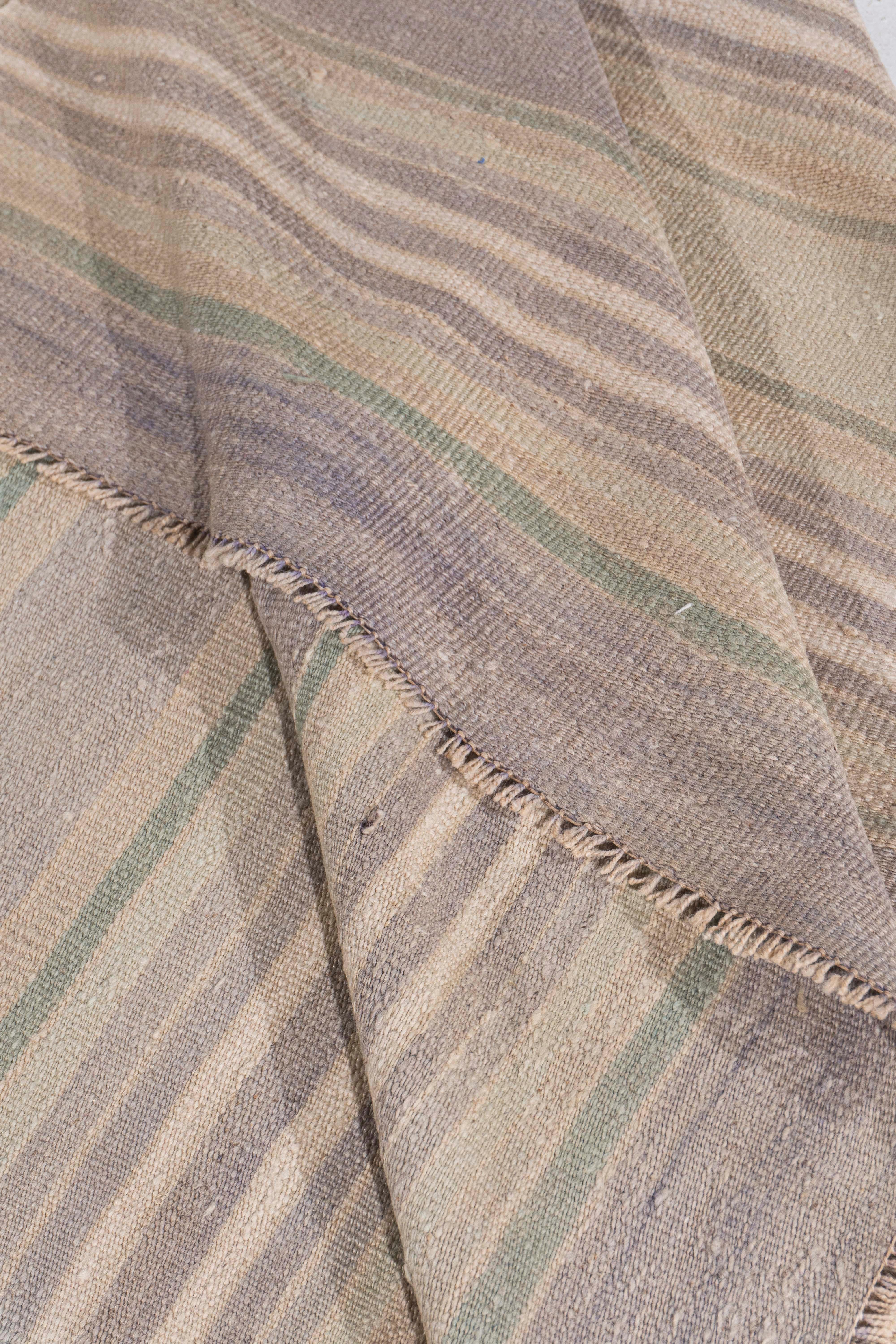 Rug & Kilim Vintage Circa 1940 Tan Turc Flatweave en vente 2