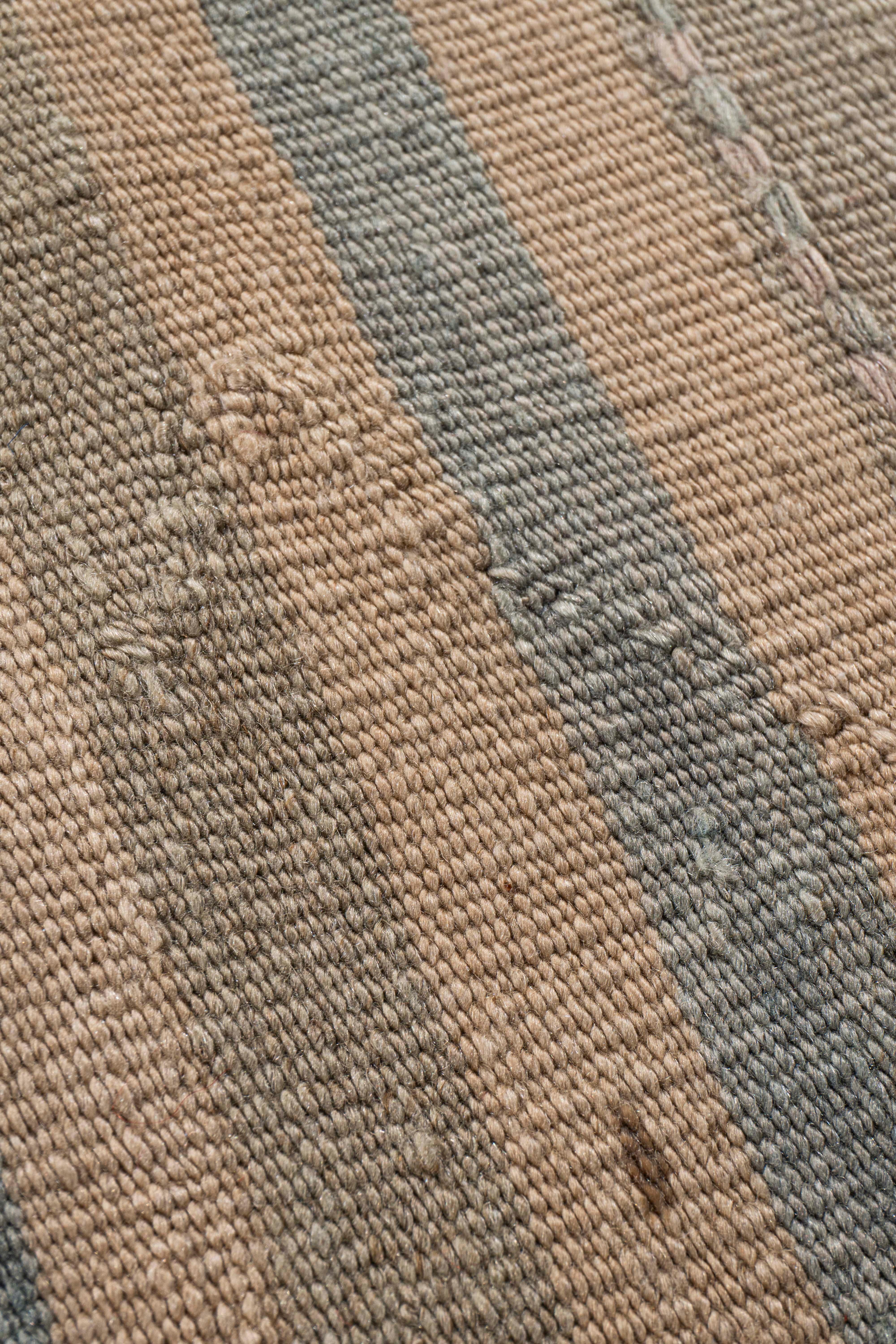 Vintage CIRCA 1940 Tan Türkischer Kilim Flachgewebe-Teppich im Angebot 2