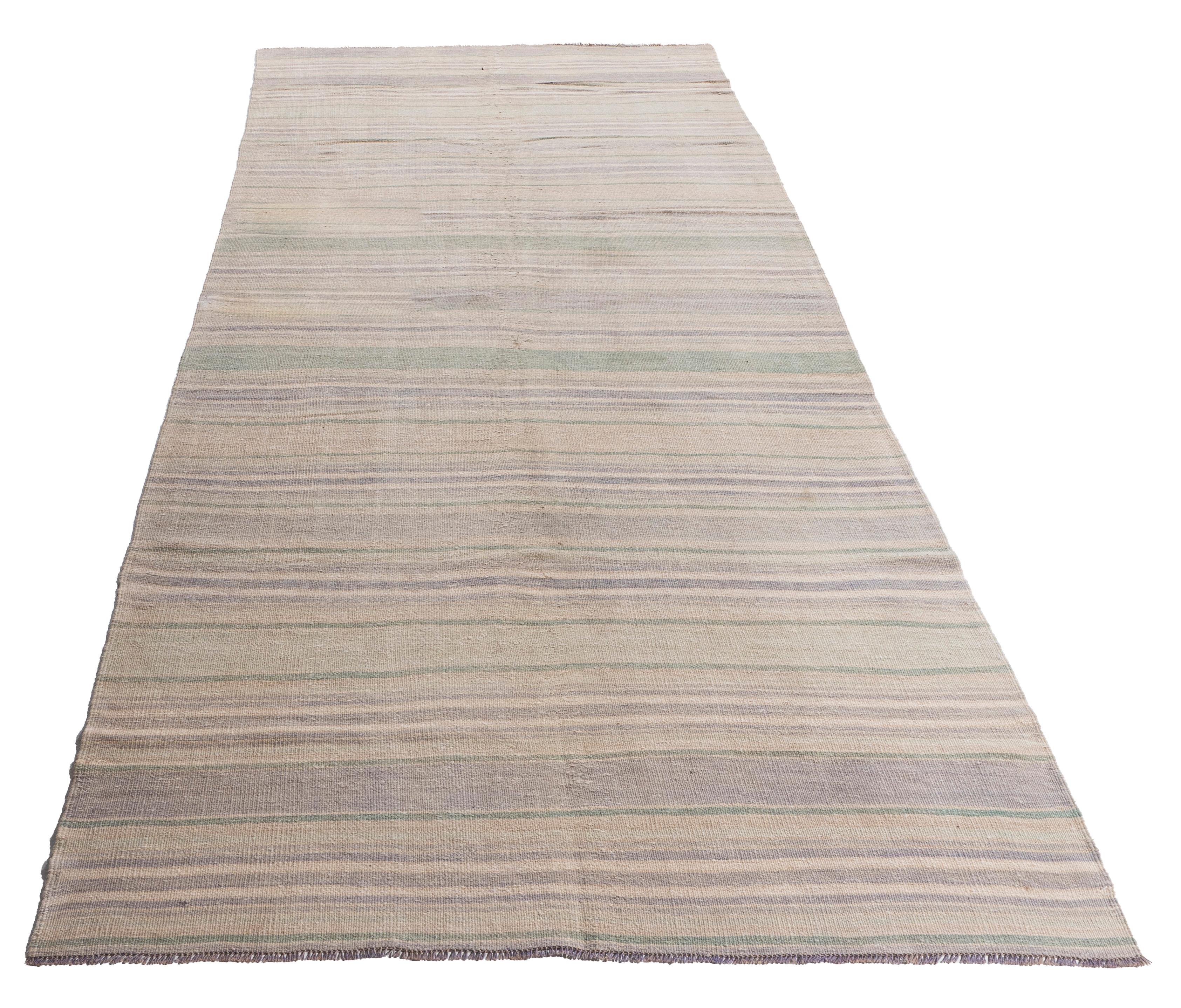 Rug & Kilim Vintage Circa 1940 Tan Turc Flatweave en vente 3