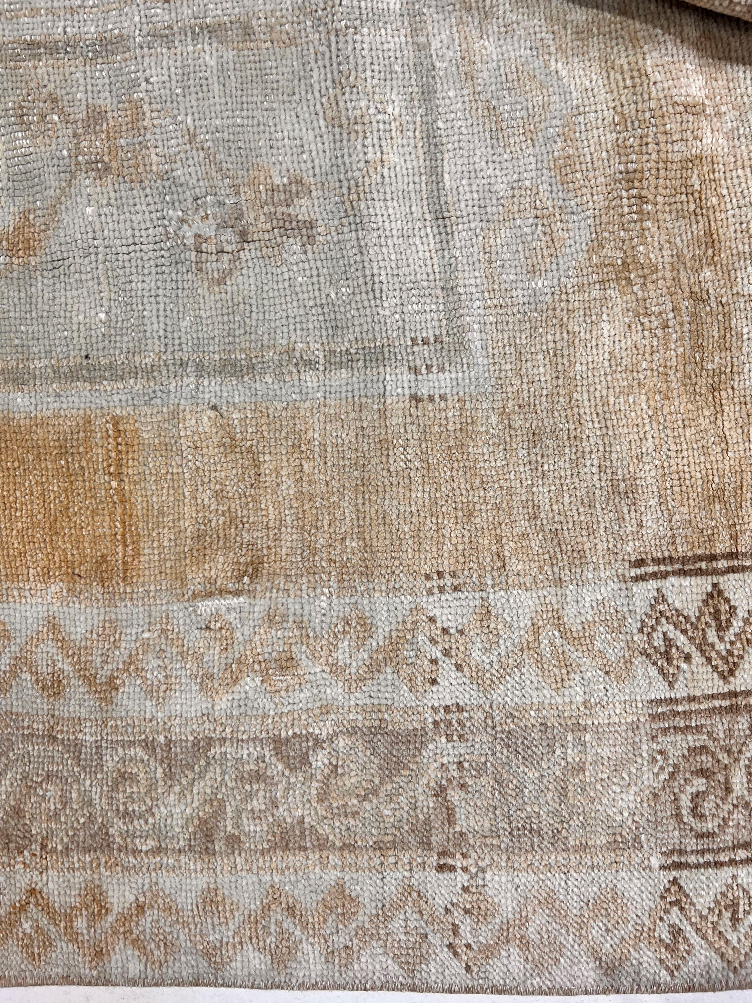 Handgeknüpfter türkischer Oushak-Teppich in Taupe, 6'7 X 10'7, Vintage, um 1940 im Zustand „Gut“ im Angebot in New York, NY