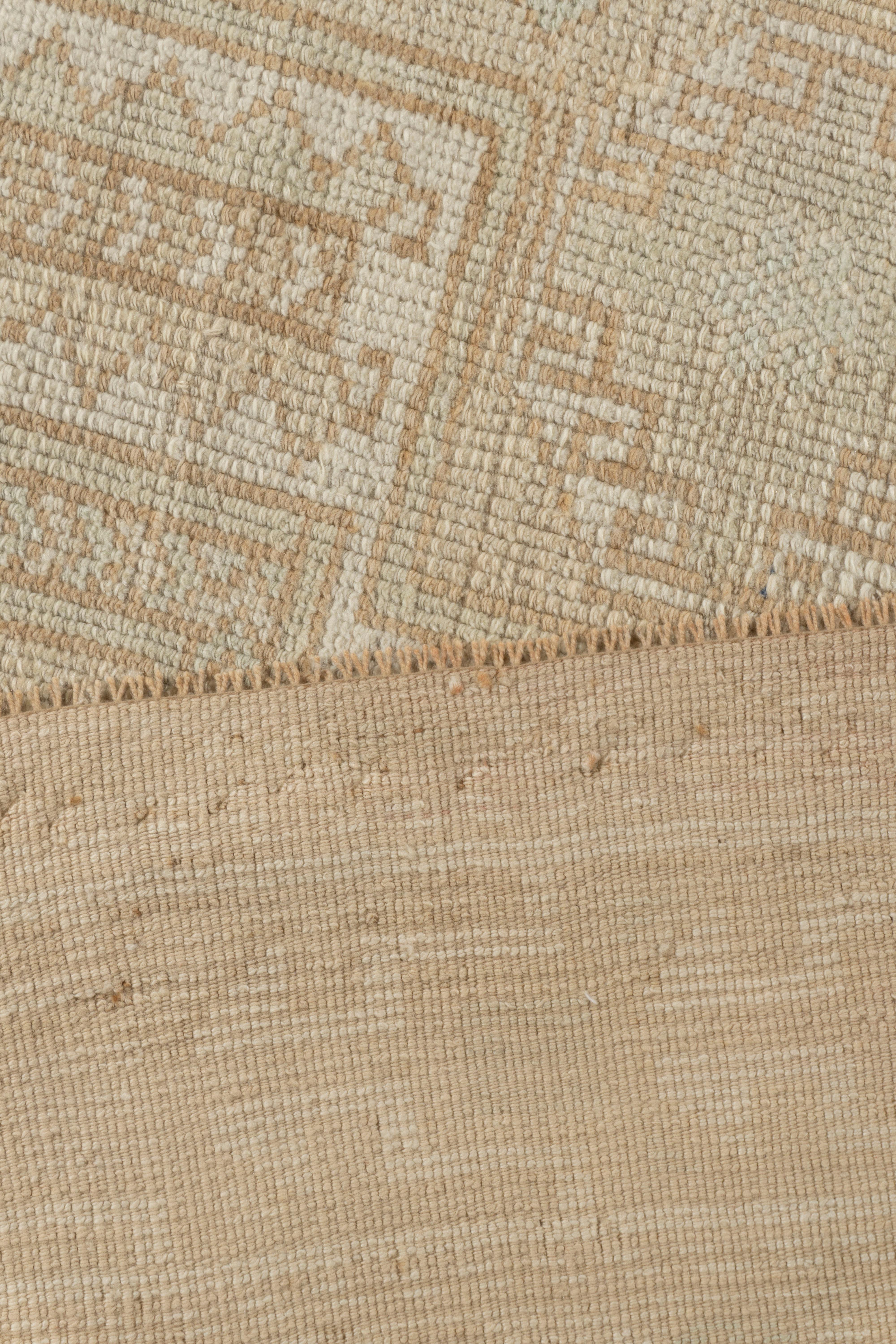 Vintage Circa 1940 Turkish Ivory Beige Oushak Wool Hand Knotted Rug 5'9 X 7'5 For Sale 5