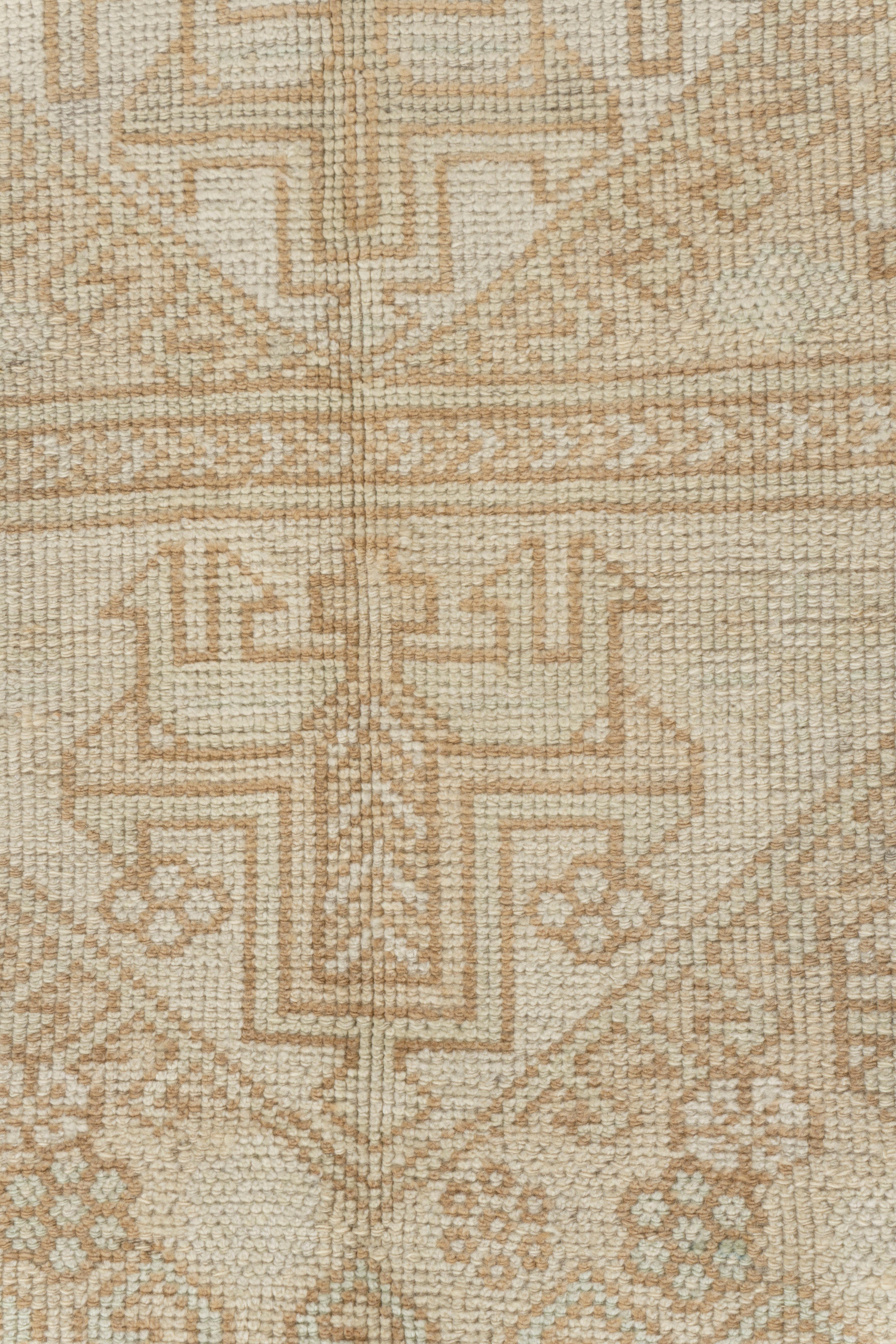 Vintage Circa 1940 Turkish Ivory Beige Oushak Wool Hand Knotted Rug 5'9 X 7'5 For Sale 2