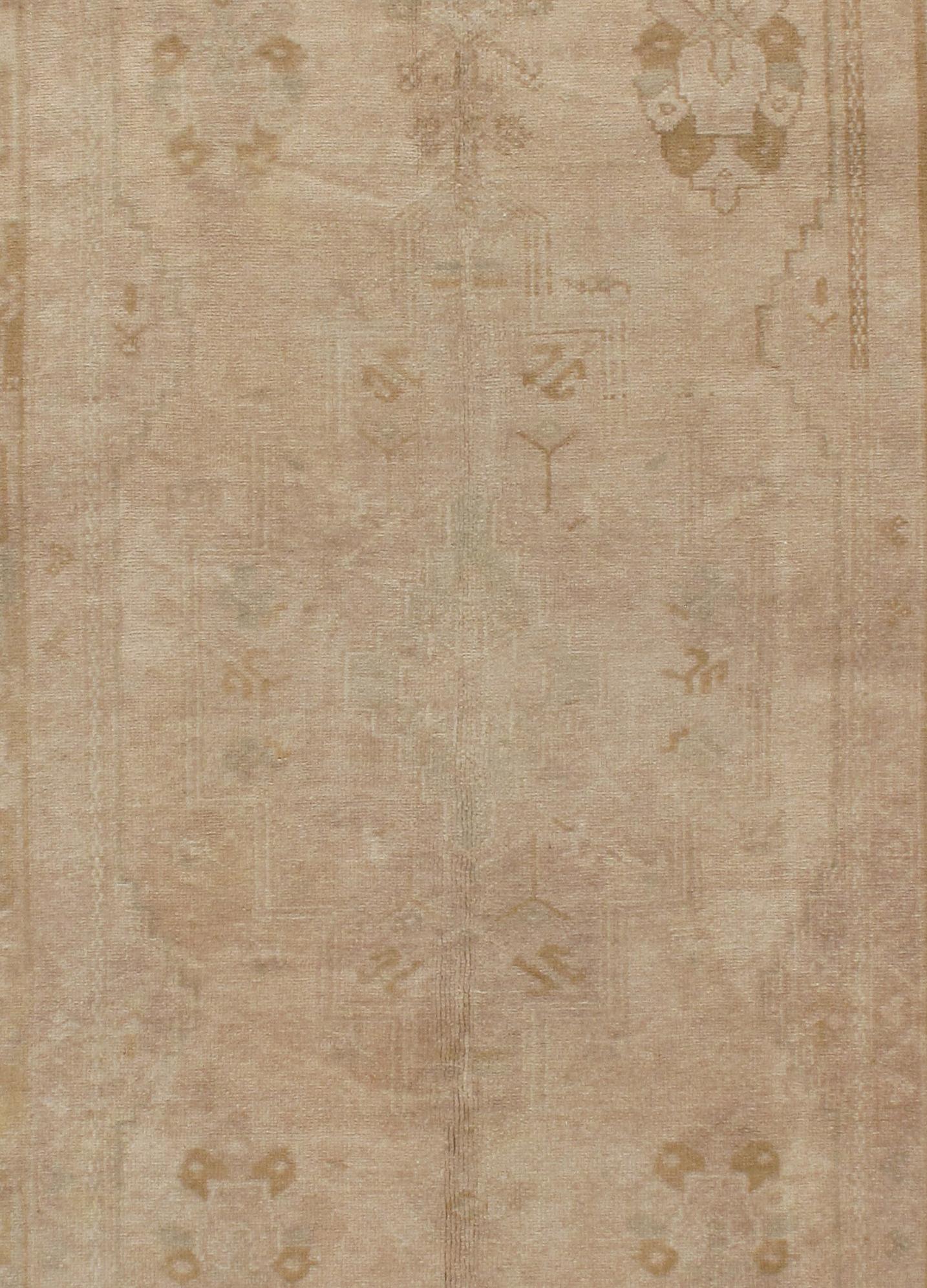 Tappeto Oushak turco d'epoca, circa 1940, 4'4 x 9'4 In condizioni buone in vendita a New York, NY