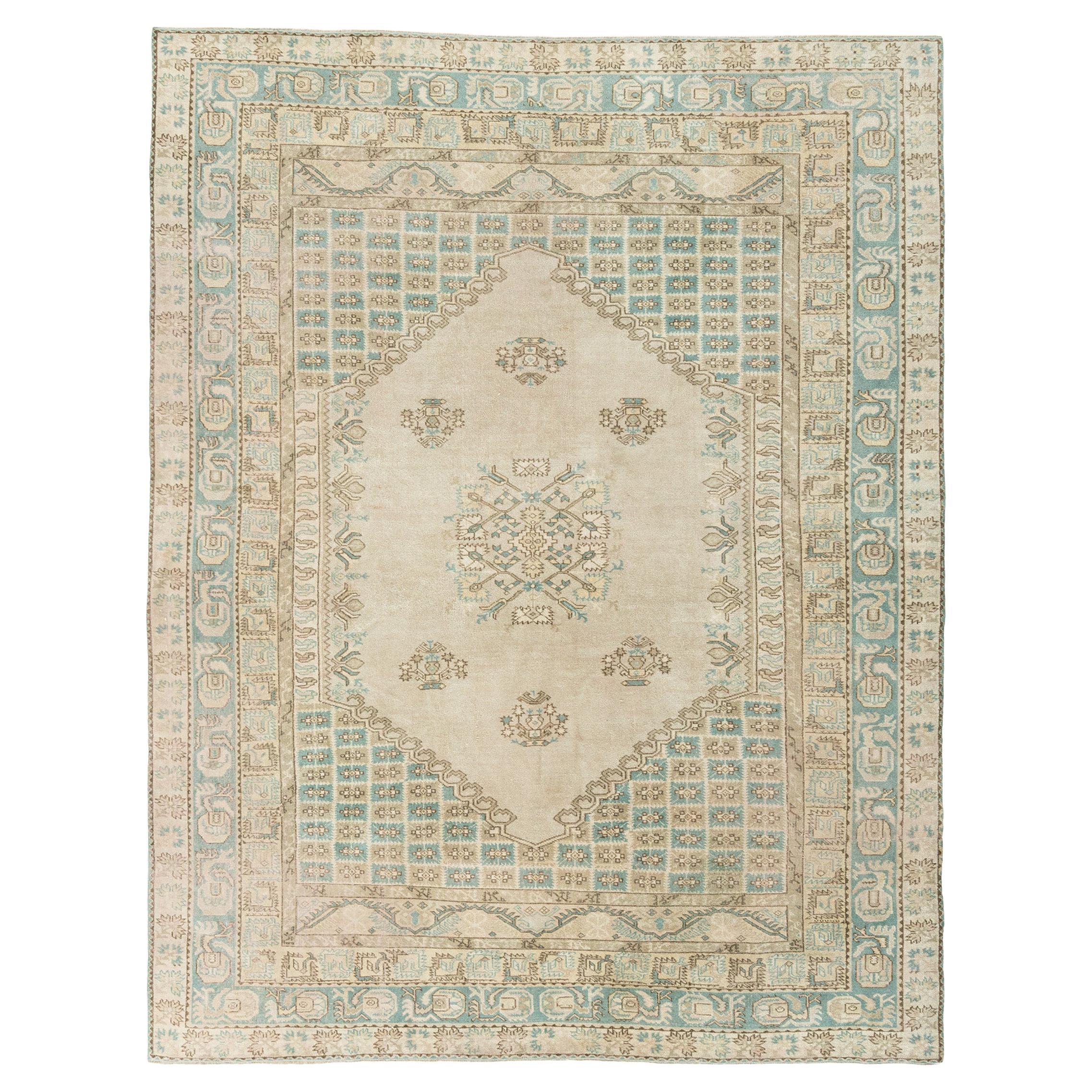 Vintage Circa 1940 Turc Tan Oushak Wool Rug Lightly Distressed 6
4 x 8
. en vente