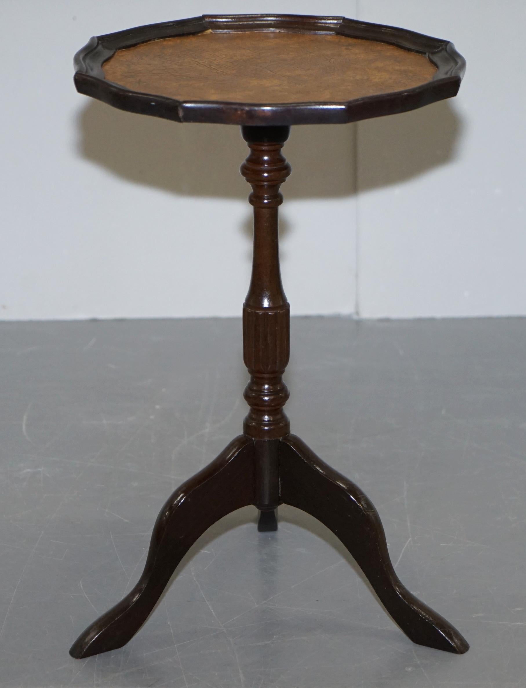 English Vintage circa 1940s Brown Leather Vintage Hardwood Tripod Lamp Side End Table For Sale