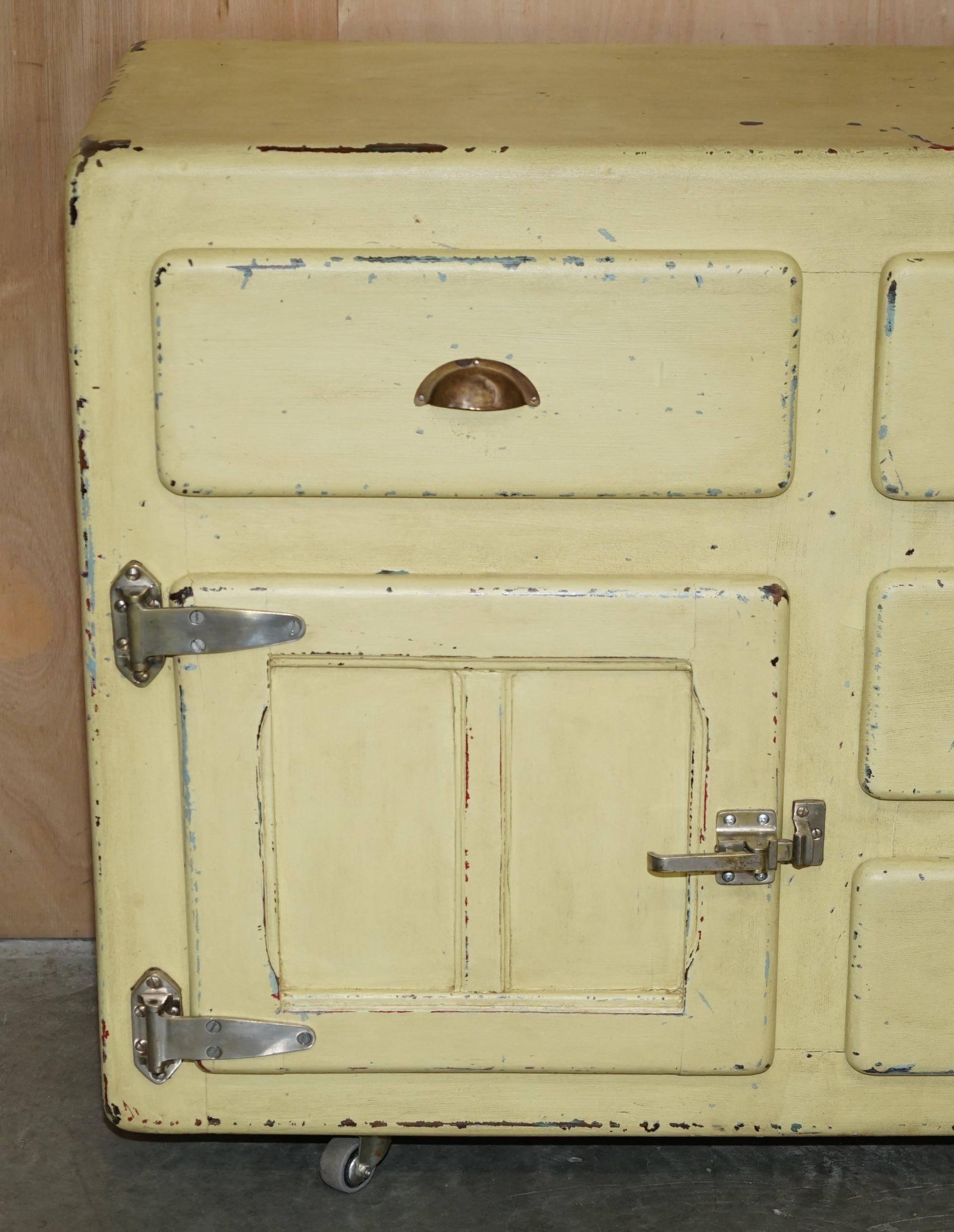 ARMADIO DA LATO PER LA CONSERVAZIONE DEL FREDDO CIRCA 1940 D'EPOCA CON FISSI ORIGINALI in vendita 3