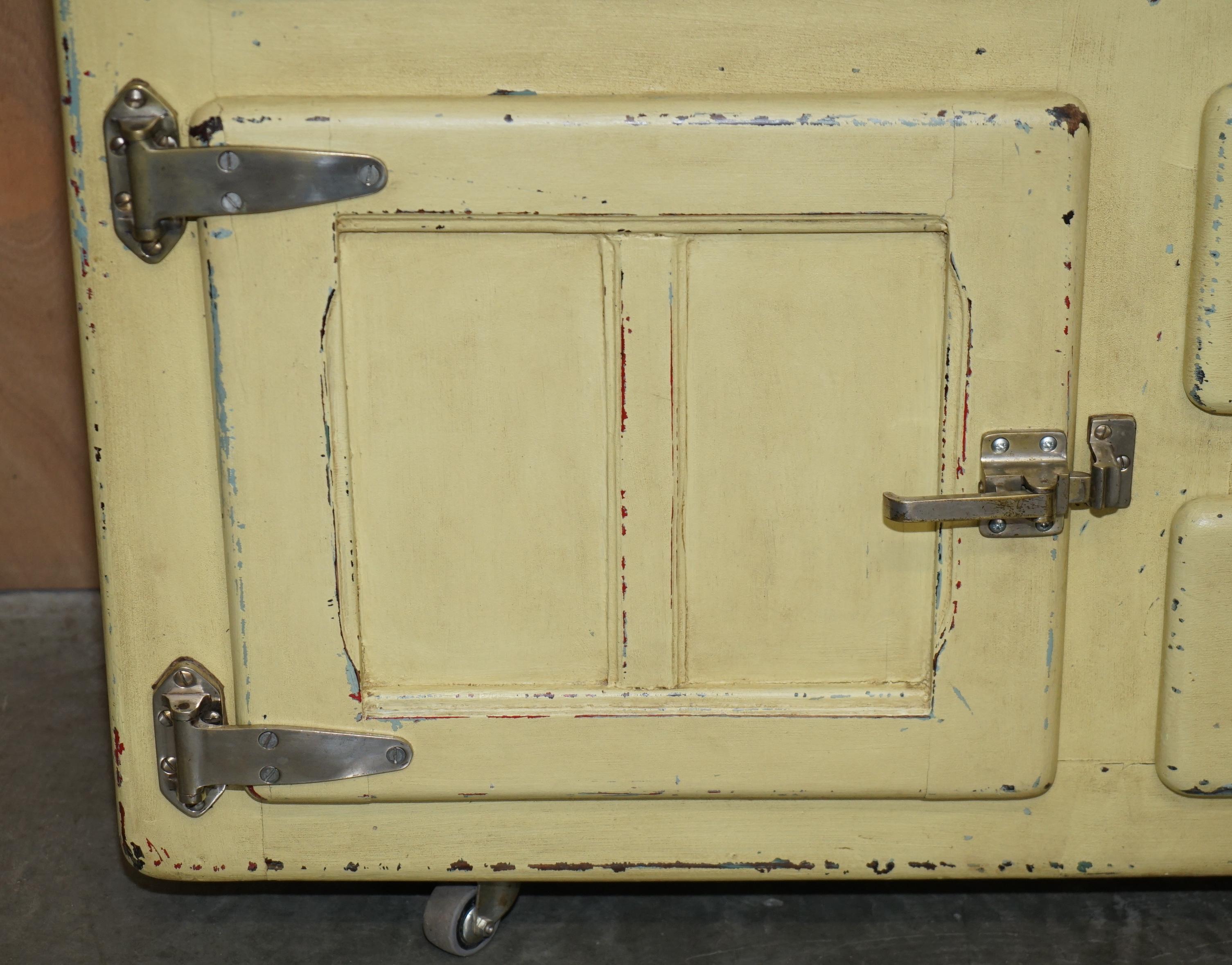 ARMADIO DA LATO PER LA CONSERVAZIONE DEL FREDDO CIRCA 1940 D'EPOCA CON FISSI ORIGINALI in vendita 4