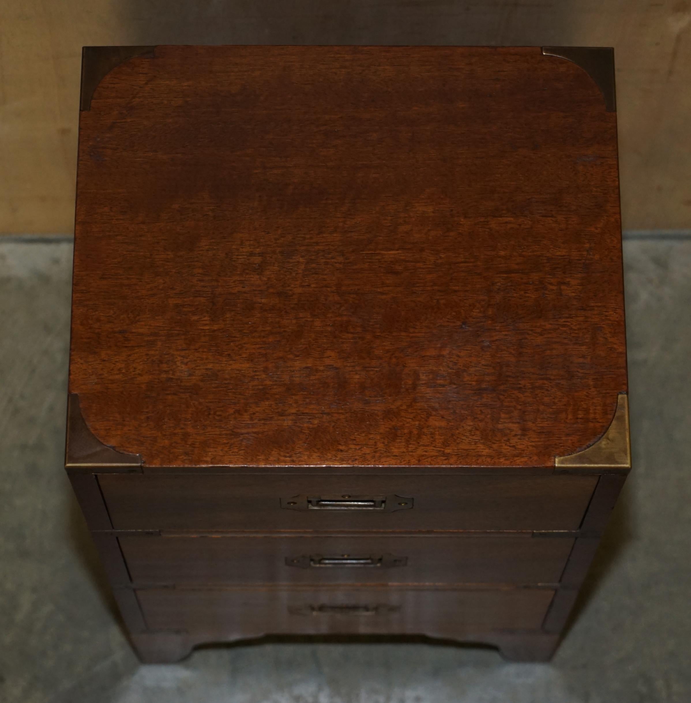 VINTAGE CIRCA 1940er MILITARY CAMPAIGN SIDE END LAMP WINE TABLE DRAWERS LOVELY im Angebot 4