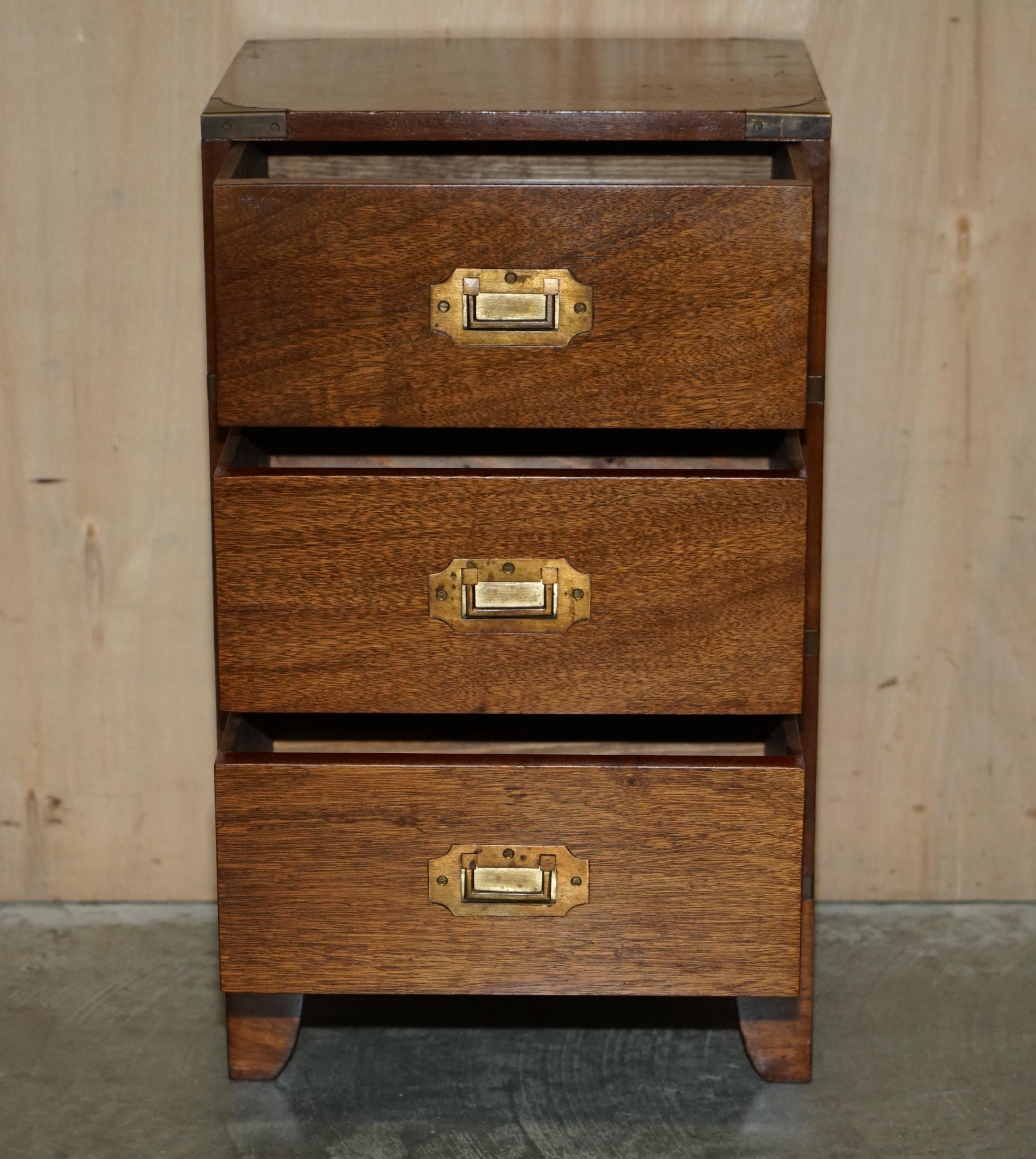 VINTAGE CIRCA 1940's MILITARY CAMPAIGN SIDE END LAMP WINE TABLE DRAWERS LOVELY For Sale 11