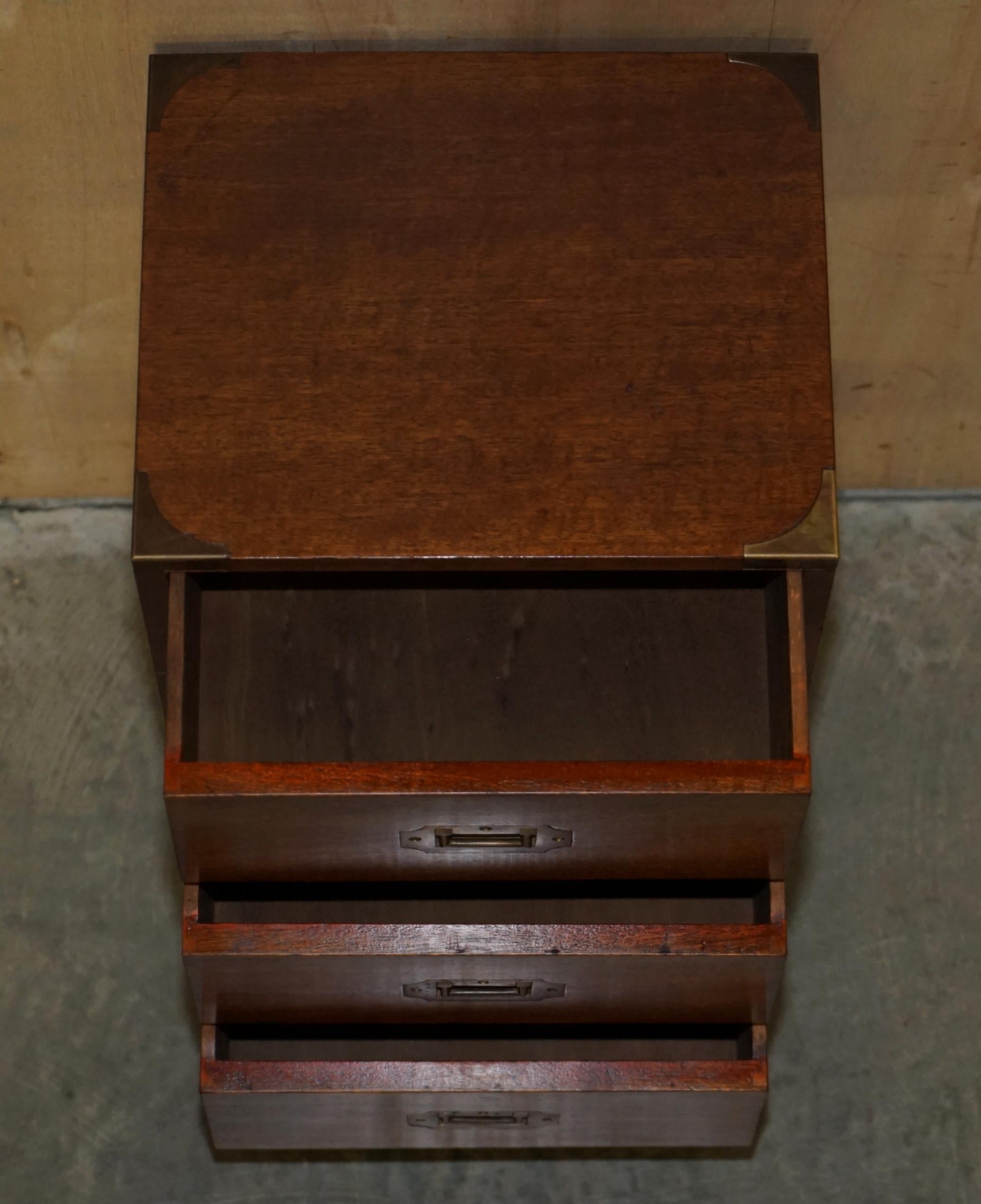 VINTAGE CIRCA 1940's MILITARY CAMPAIGN SIDE END LAMP WINE TABLE DRAWERS LOVELY en vente 12