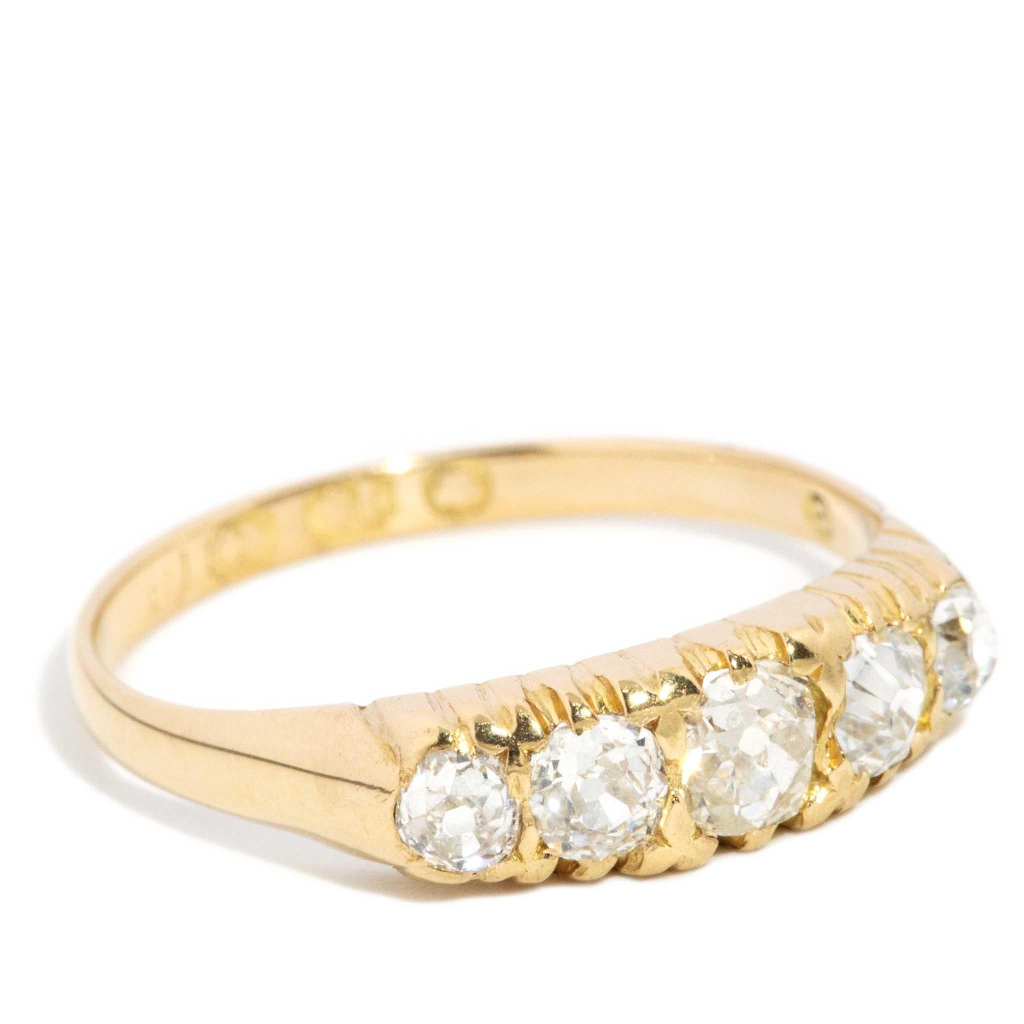 Vintage Circa 1940s Old Cut Diamond London Bridge Ring 18 Carat Yellow Gold For Sale 1