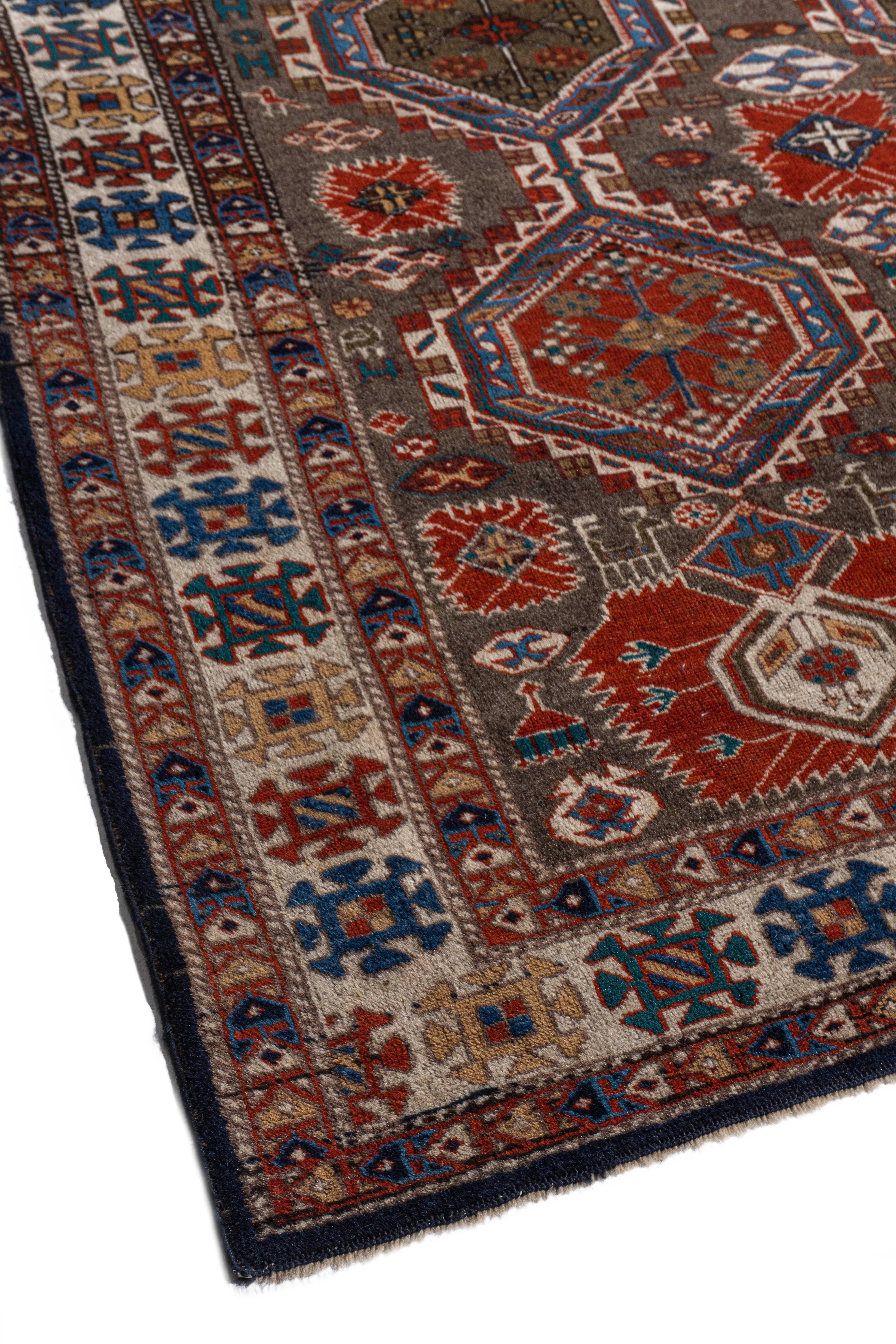 Handgeknüpfter Vintage-Teppich in grünem kaukasischem Design, um 1950 im Angebot 3