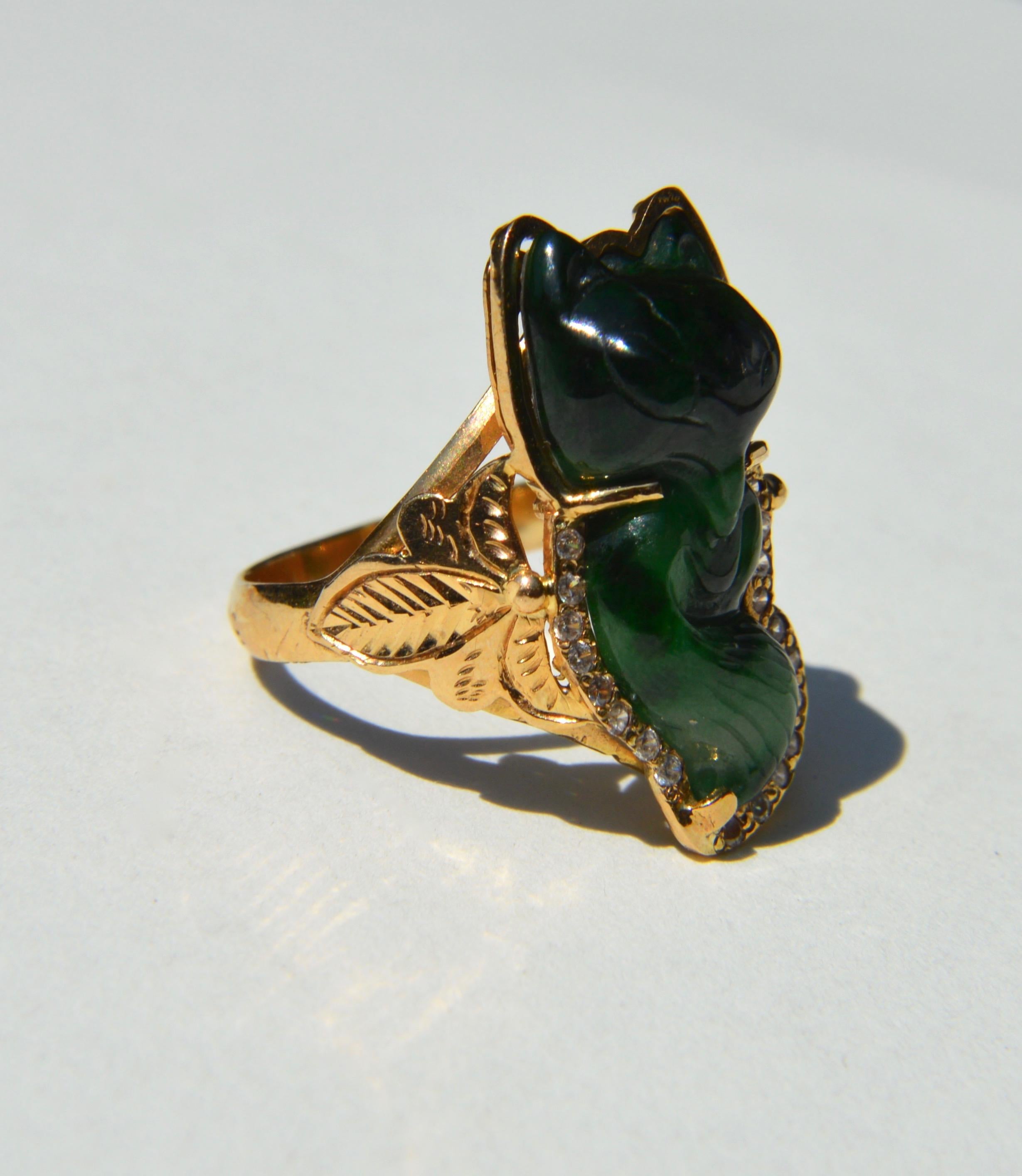Stunning and adorable hand carved vintage 1950s nephrite deep green jade fox cocktail statement ring with round cut diamonds (1.5mm each). Intricate flying insect or leaf details on shoulders. Gold is unmarked but tested as solid 14K yellow gold. In