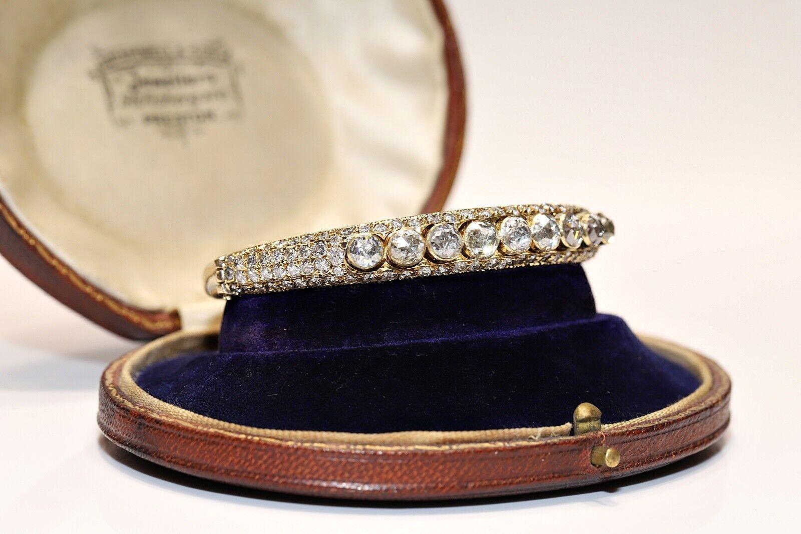 Vintage Circa 1950s 14k Gold Natural Diamond Decorated Strong Bracelet  For Sale 5