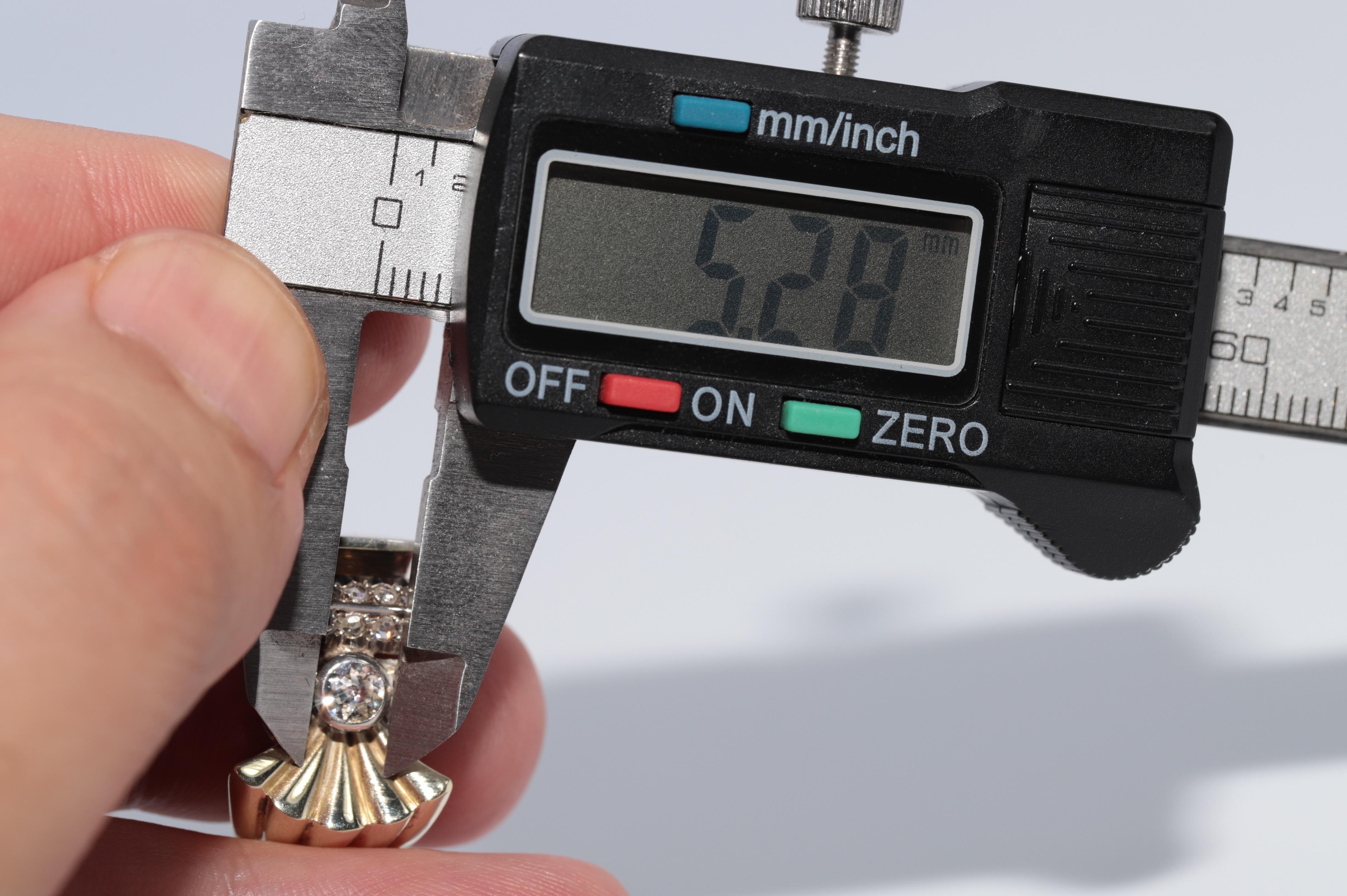 Anello decorato con diamanti naturali, d'epoca, circa 1950, in oro 14k e argento, con diamante naturale in vendita 6