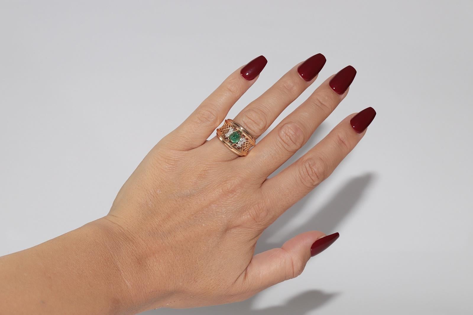 Vintage Circa 1950s 18k Gold  Natural Cabochon Emerald And Diamond Ring For Sale 8