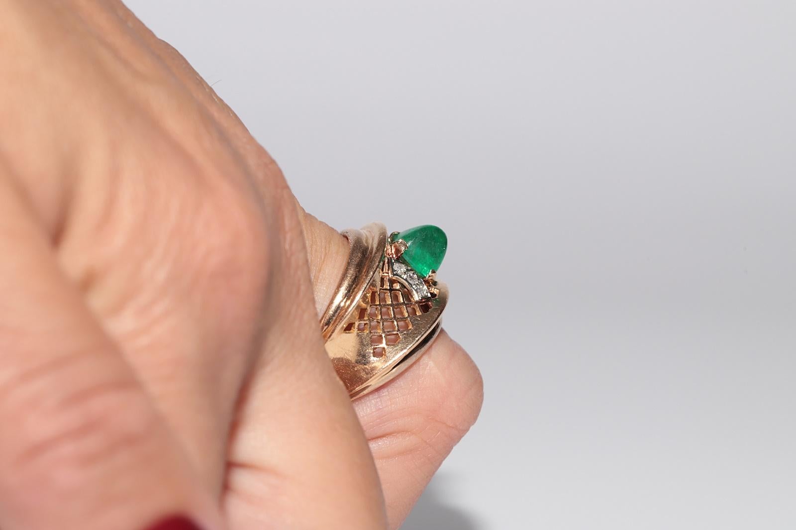 Vintage Circa 1950s 18k Gold  Natural Cabochon Emerald And Diamond Ring For Sale 9